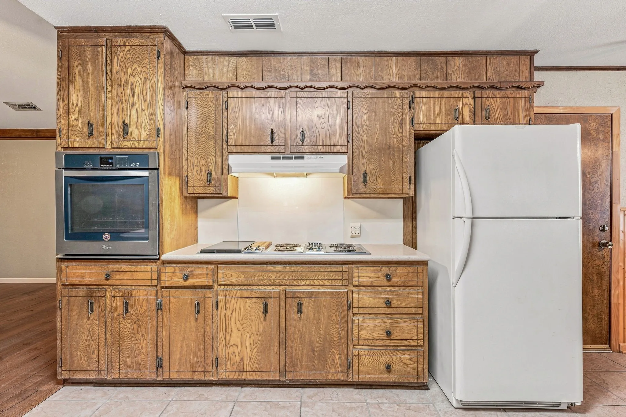 Single Family Residence For Sale in Erath County , 1007 Meadowlark Lane, Stephenville, Texas 76401, 3 Bedroom, 2 Bathroom, 3 Garage spaces, 1,750 Sqft, built in 1975, mls#21362819, Real Estate Agent in Stephenville, Homes For Sale in Erath county, Homes For Sale in Stephenville, Realtor in Stephenville Texas, Real Estate Brokerage Independent Realty Texas, Luminita Cordes Realtor