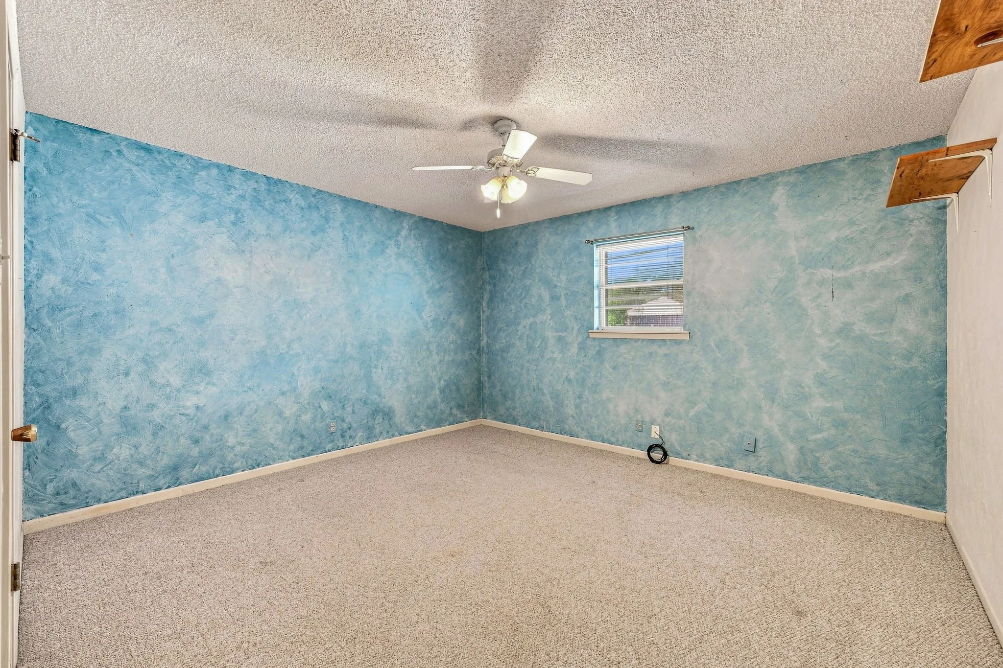 Single Family Residence For Sale in Erath County , 1007 Meadowlark Lane, Stephenville, Texas 76401, 3 Bedroom, 2 Bathroom, 3 Garage spaces, 1,750 Sqft, built in 1975, mls#21362819, Real Estate Agent in Stephenville, Homes For Sale in Erath county, Homes For Sale in Stephenville, Realtor in Stephenville Texas, Real Estate Brokerage Independent Realty Texas, Luminita Cordes Realtor