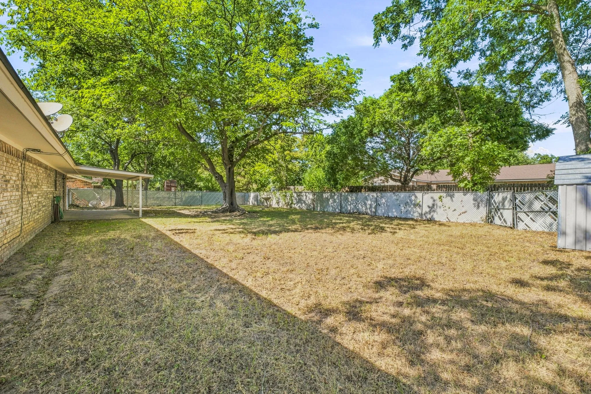 Single Family Residence For Sale in Erath County , 1007 Meadowlark Lane, Stephenville, Texas 76401, 3 Bedroom, 2 Bathroom, 3 Garage spaces, 1,750 Sqft, built in 1975, mls#21362819, Real Estate Agent in Stephenville, Homes For Sale in Erath county, Homes For Sale in Stephenville, Realtor in Stephenville Texas, Real Estate Brokerage Independent Realty Texas, Luminita Cordes Realtor
