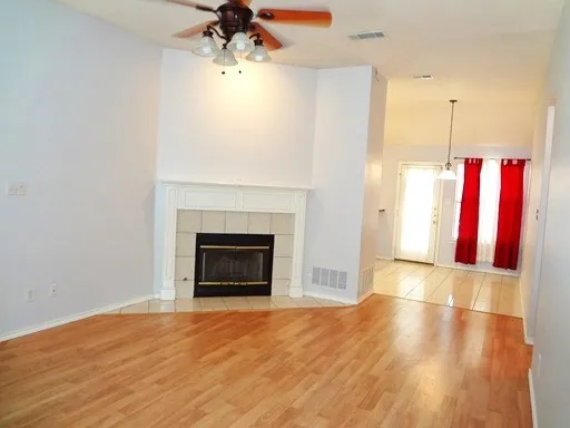 Single Family Residence For Rent in Denton County , 2216 Lattimore Street, Denton, Texas 76209, 3 Bedroom, 2 Bathroom, 2 Garage spaces, 1,275 Sqft, built in 1995, mls#21363399, Real Estate Agent in Denton, Homes For Rent in Denton county, Homes For Rent in Denton, Realtor in Denton Texas, Real Estate Brokerage Independent Realty Texas, Luminita Cordes Realtor