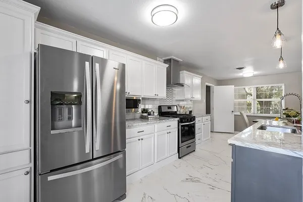 Single Family Residence For Rent in Dallas County , 3451 Morningstar Lane, Farmers Branch, Texas 75234, 4 Bedroom, 2 Bathroom, 1 Garage spaces, 1,963 Sqft, built in 1960, mls#21363397, Real Estate Agent in Farmers Branch, Homes For Rent in Dallas county, Homes For Rent in Farmers Branch, Realtor in Farmers Branch Texas, Real Estate Brokerage Independent Realty Texas, Luminita Cordes Realtor
