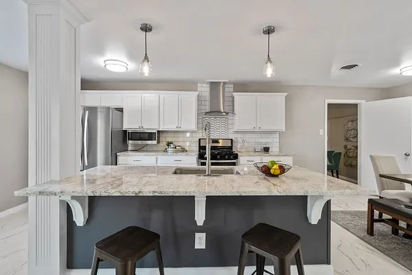 Single Family Residence For Rent in Dallas County , 3451 Morningstar Lane, Farmers Branch, Texas 75234, 4 Bedroom, 2 Bathroom, 1 Garage spaces, 1,963 Sqft, built in 1960, mls#21363397, Real Estate Agent in Farmers Branch, Homes For Rent in Dallas county, Homes For Rent in Farmers Branch, Realtor in Farmers Branch Texas, Real Estate Brokerage Independent Realty Texas, Luminita Cordes Realtor