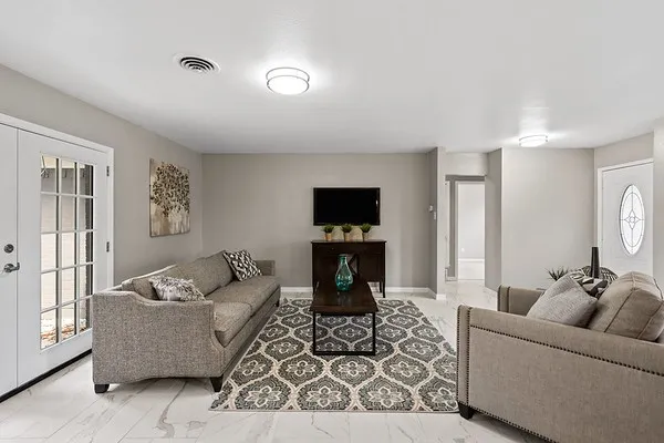 Single Family Residence For Rent in Dallas County , 3451 Morningstar Lane, Farmers Branch, Texas 75234, 4 Bedroom, 2 Bathroom, 1 Garage spaces, 1,963 Sqft, built in 1960, mls#21363397, Real Estate Agent in Farmers Branch, Homes For Rent in Dallas county, Homes For Rent in Farmers Branch, Realtor in Farmers Branch Texas, Real Estate Brokerage Independent Realty Texas, Luminita Cordes Realtor