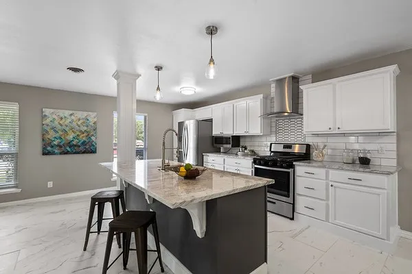 Single Family Residence For Rent in Dallas County , 3451 Morningstar Lane, Farmers Branch, Texas 75234, 4 Bedroom, 2 Bathroom, 1 Garage spaces, 1,963 Sqft, built in 1960, mls#21363397, Real Estate Agent in Farmers Branch, Homes For Rent in Dallas county, Homes For Rent in Farmers Branch, Realtor in Farmers Branch Texas, Real Estate Brokerage Independent Realty Texas, Luminita Cordes Realtor
