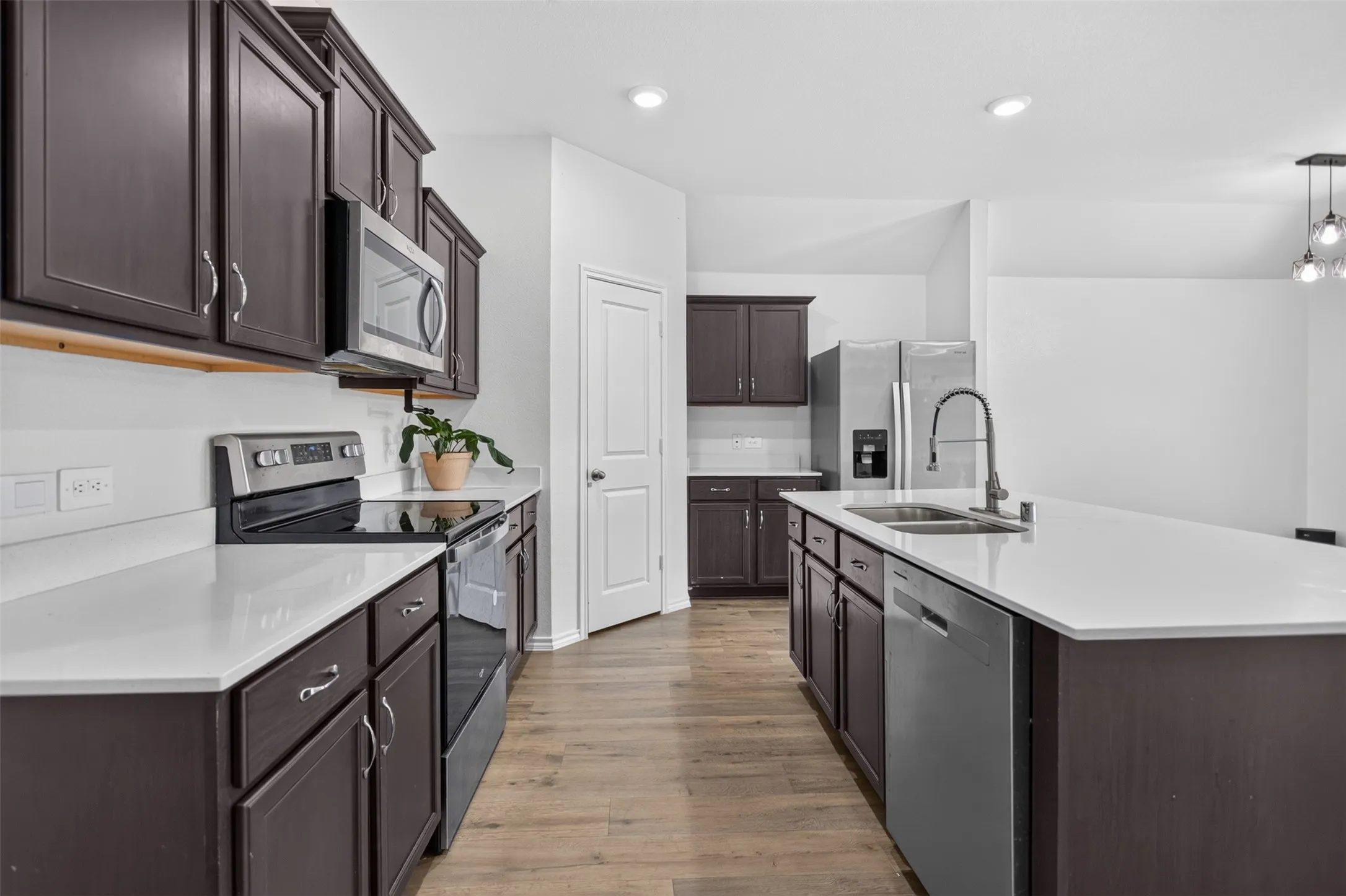 Single Family Residence For Rent in Rockwall County , 149 Boxwood Drive, Royse City, Texas 75189, 4 Bedroom, 2 Bathroom, 2 Garage spaces, 1,820 Sqft, built in 2024, mls#21363391, Real Estate Agent in Royse City, Homes For Rent in Rockwall county, Homes For Rent in Royse City, Realtor in Royse City Texas, Real Estate Brokerage Independent Realty Texas, Luminita Cordes Realtor