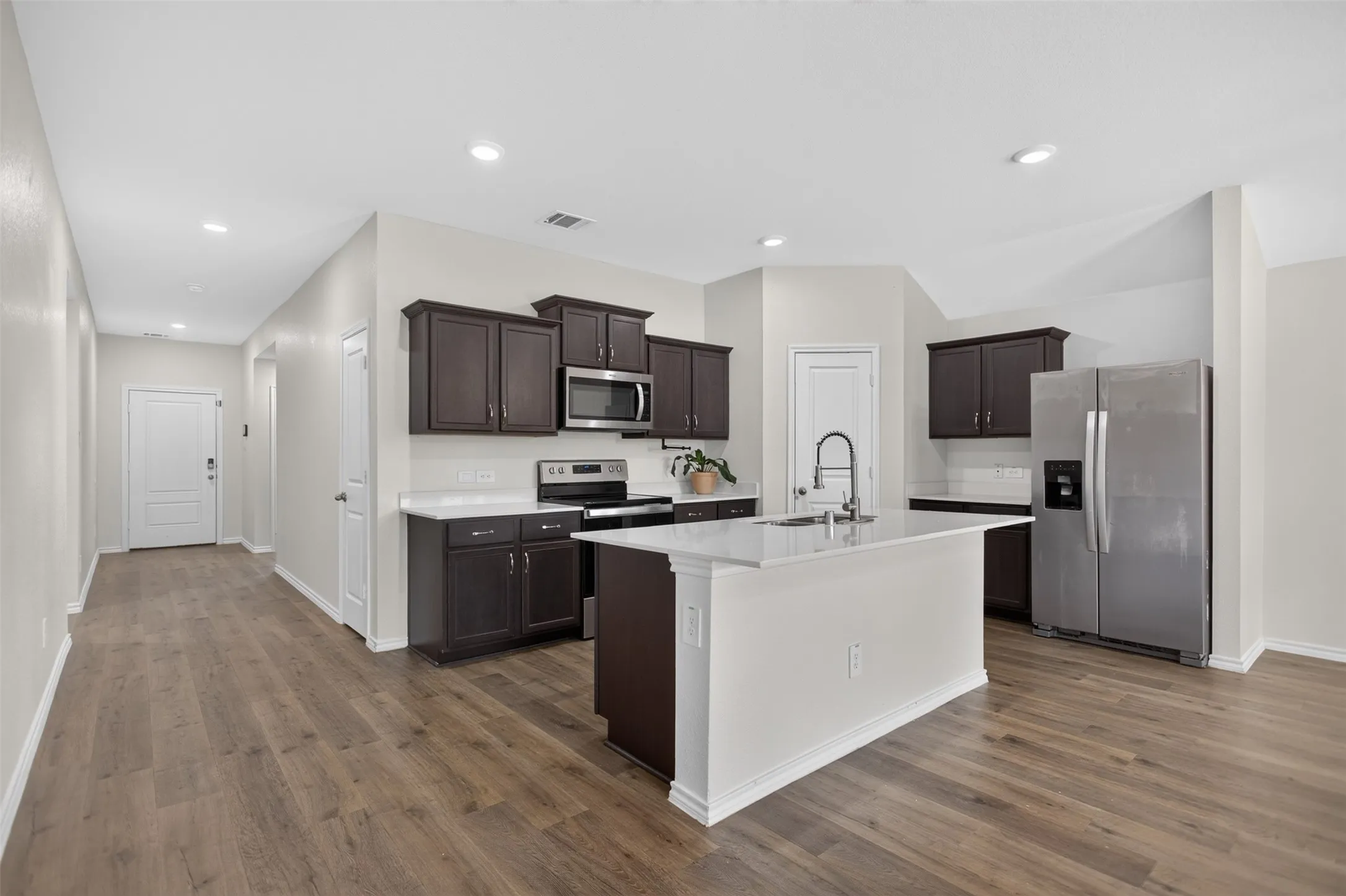 Single Family Residence For Rent in Rockwall County , 149 Boxwood Drive, Royse City, Texas 75189, 4 Bedroom, 2 Bathroom, 2 Garage spaces, 1,820 Sqft, built in 2024, mls#21363391, Real Estate Agent in Royse City, Homes For Rent in Rockwall county, Homes For Rent in Royse City, Realtor in Royse City Texas, Real Estate Brokerage Independent Realty Texas, Luminita Cordes Realtor