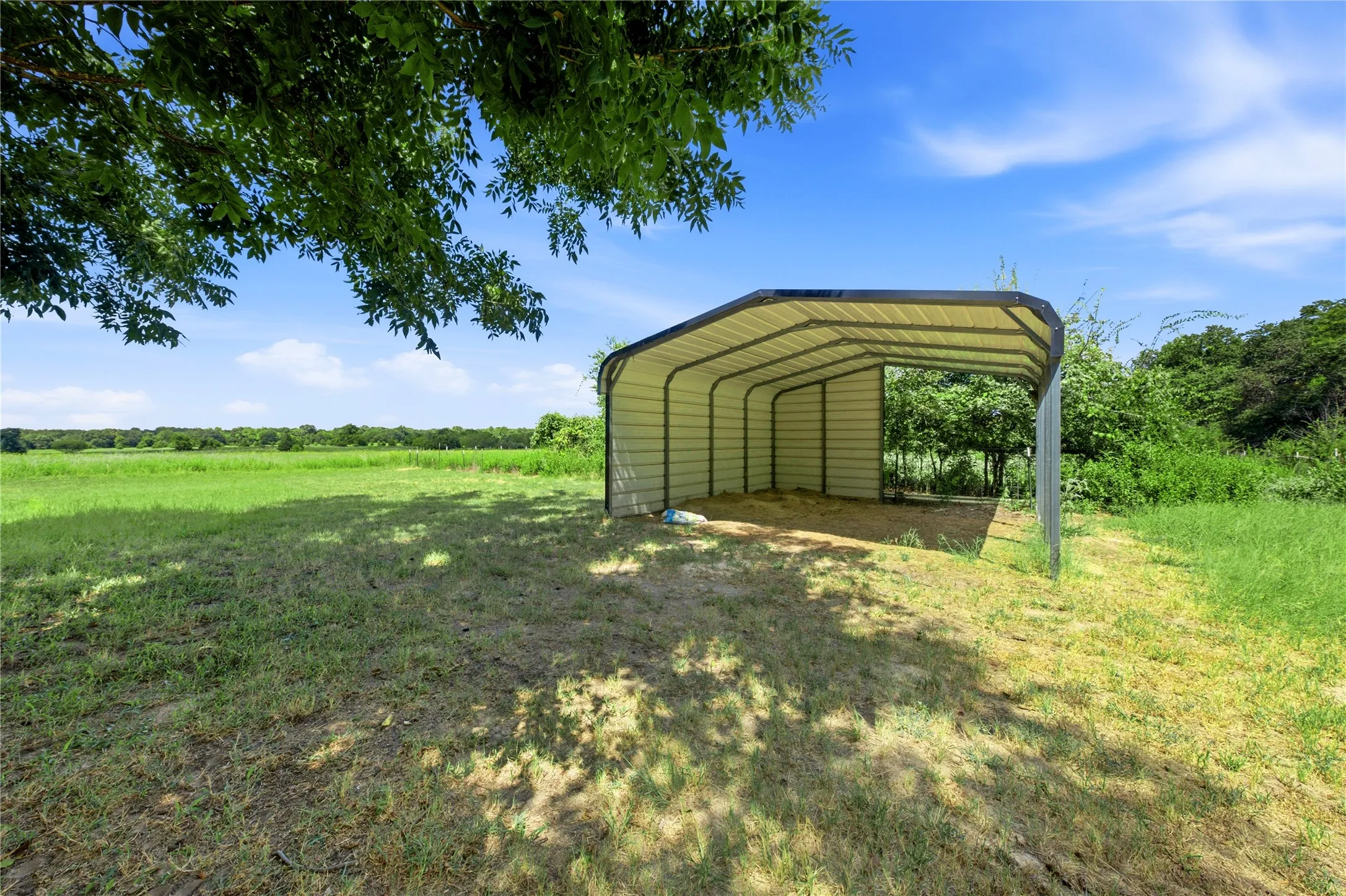 Single Family Residence For Sale in Henderson County , 8418 County Road 3613, Murchison, Texas 75778, 1 Bedroom, 1 Bathroom, Garage spaces, 1,526 Sqft, built in 2007, mls#21363405, Real Estate Agent in Murchison, Homes For Sale in Henderson county, Homes For Sale in Murchison, Realtor in Murchison Texas, Real Estate Brokerage Independent Realty Texas, Luminita Cordes Realtor