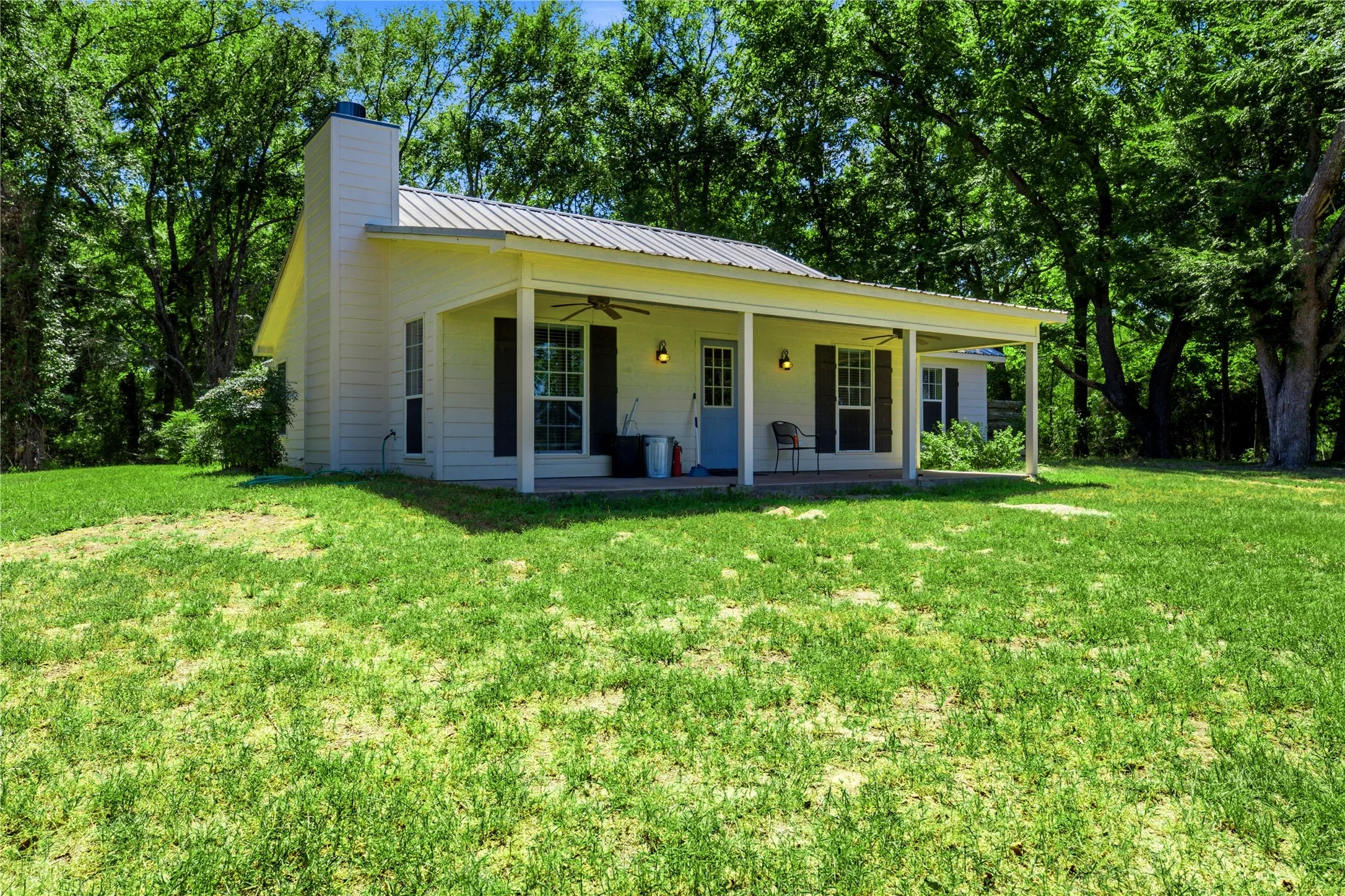Single Family Residence For Sale in Henderson County , 8418 County Road 3613, Murchison, Texas 75778, 1 Bedroom, 1 Bathroom, Garage spaces, 1,526 Sqft, built in 2007, mls#21363405, Real Estate Agent in Murchison, Homes For Sale in Henderson county, Homes For Sale in Murchison, Realtor in Murchison Texas, Real Estate Brokerage Independent Realty Texas, Luminita Cordes Realtor