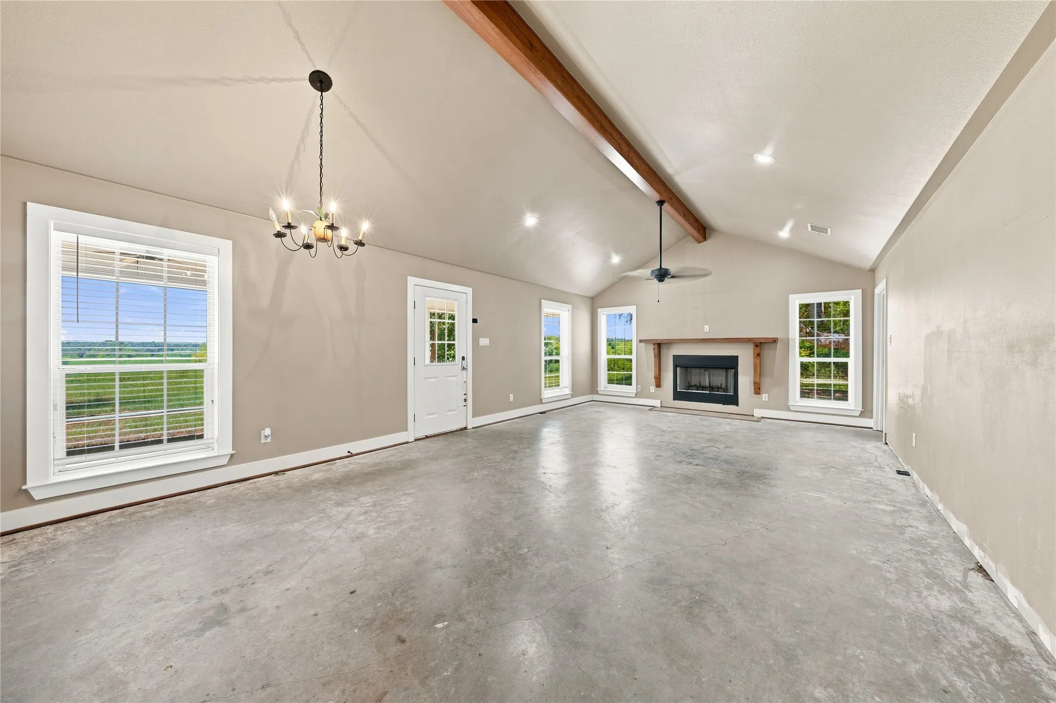 Single Family Residence For Sale in Henderson County , 8418 County Road 3613, Murchison, Texas 75778, 1 Bedroom, 1 Bathroom, Garage spaces, 1,526 Sqft, built in 2007, mls#21363405, Real Estate Agent in Murchison, Homes For Sale in Henderson county, Homes For Sale in Murchison, Realtor in Murchison Texas, Real Estate Brokerage Independent Realty Texas, Luminita Cordes Realtor