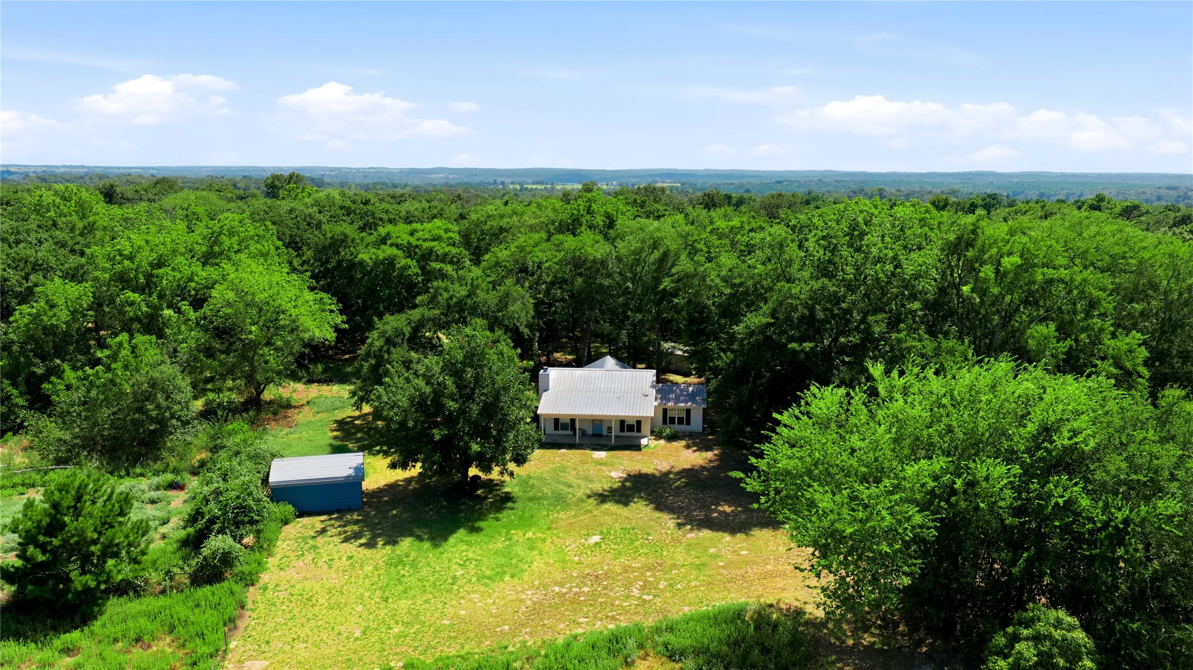 Single Family Residence For Sale in Henderson County , 8418 County Road 3613, Murchison, Texas 75778, 1 Bedroom, 1 Bathroom, Garage spaces, 1,526 Sqft, built in 2007, mls#21363405, Real Estate Agent in Murchison, Homes For Sale in Henderson county, Homes For Sale in Murchison, Realtor in Murchison Texas, Real Estate Brokerage Independent Realty Texas, Luminita Cordes Realtor