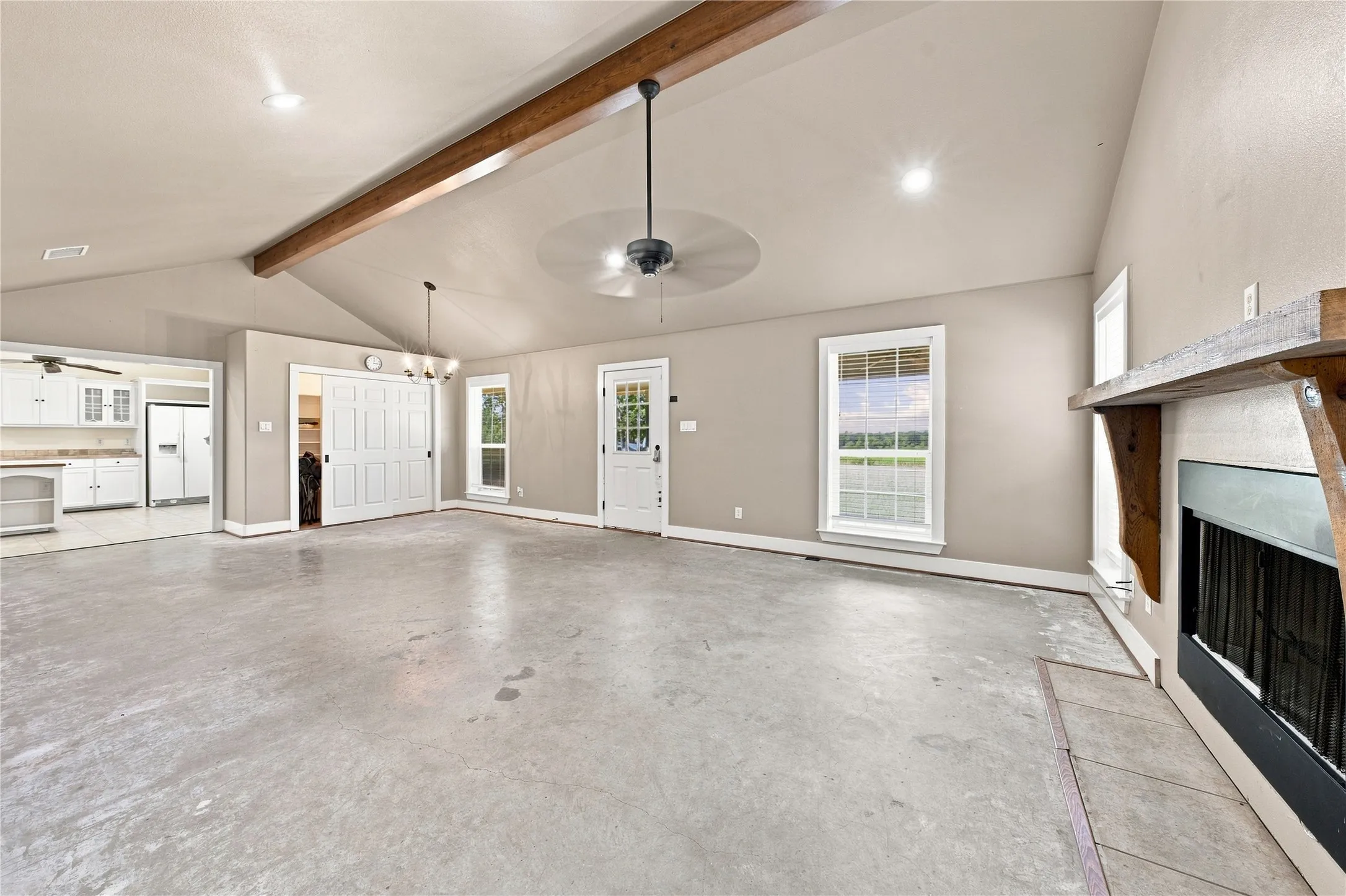 Single Family Residence For Sale in Henderson County , 8418 County Road 3613, Murchison, Texas 75778, 1 Bedroom, 1 Bathroom, Garage spaces, 1,526 Sqft, built in 2007, mls#21363405, Real Estate Agent in Murchison, Homes For Sale in Henderson county, Homes For Sale in Murchison, Realtor in Murchison Texas, Real Estate Brokerage Independent Realty Texas, Luminita Cordes Realtor