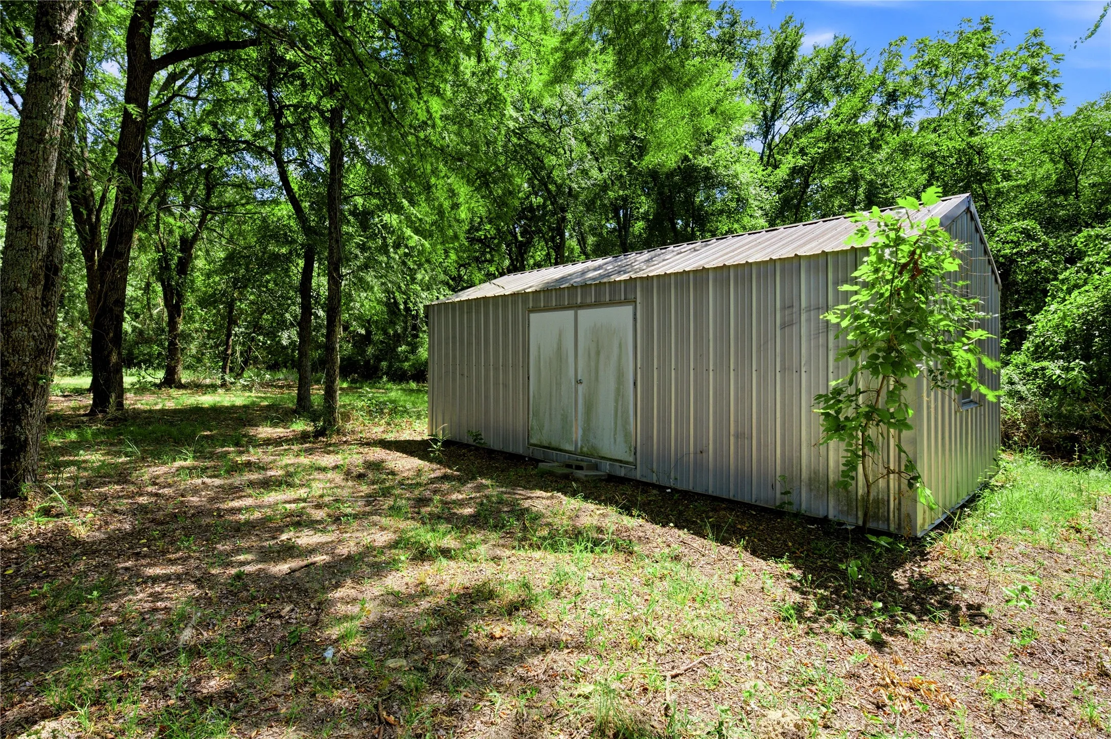 Single Family Residence For Sale in Henderson County , 8418 County Road 3613, Murchison, Texas 75778, 1 Bedroom, 1 Bathroom, Garage spaces, 1,526 Sqft, built in 2007, mls#21363405, Real Estate Agent in Murchison, Homes For Sale in Henderson county, Homes For Sale in Murchison, Realtor in Murchison Texas, Real Estate Brokerage Independent Realty Texas, Luminita Cordes Realtor