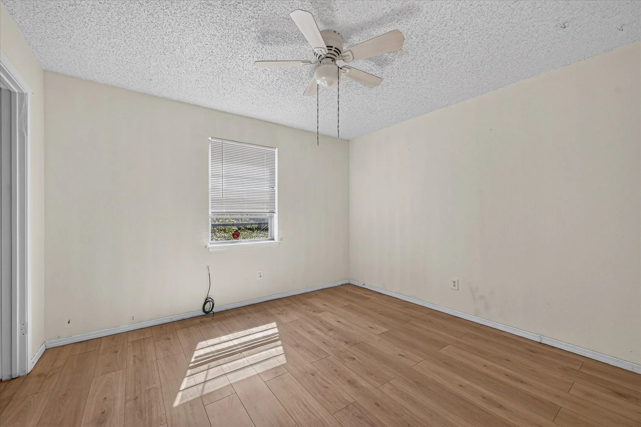 Single Family Residence For Sale in Tarrant County , 6512 High Country Trail, Arlington, Texas 76016, 4 Bedroom, 2 Bathroom, Garage spaces, 2,368 Sqft, built in 1979, mls#21359815, Real Estate Agent in Arlington, Homes For Sale in Tarrant county, Homes For Sale in Arlington, Realtor in Arlington Texas, Real Estate Brokerage Independent Realty Texas, Luminita Cordes Realtor