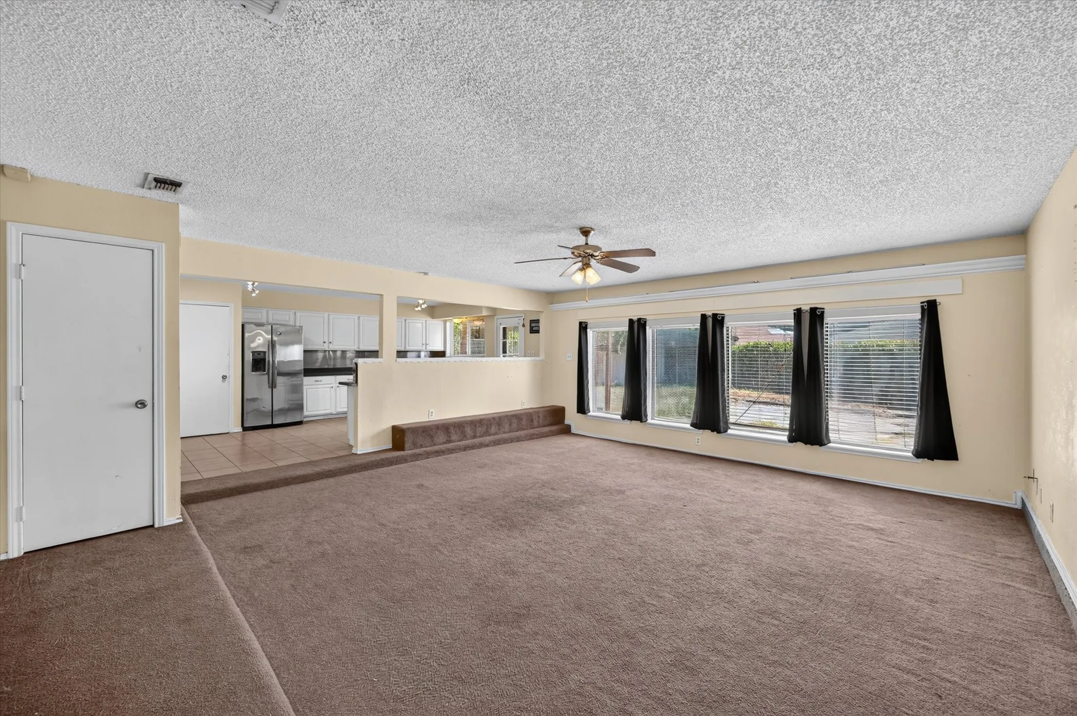 Single Family Residence For Sale in Tarrant County , 6512 High Country Trail, Arlington, Texas 76016, 4 Bedroom, 2 Bathroom, Garage spaces, 2,368 Sqft, built in 1979, mls#21359815, Real Estate Agent in Arlington, Homes For Sale in Tarrant county, Homes For Sale in Arlington, Realtor in Arlington Texas, Real Estate Brokerage Independent Realty Texas, Luminita Cordes Realtor