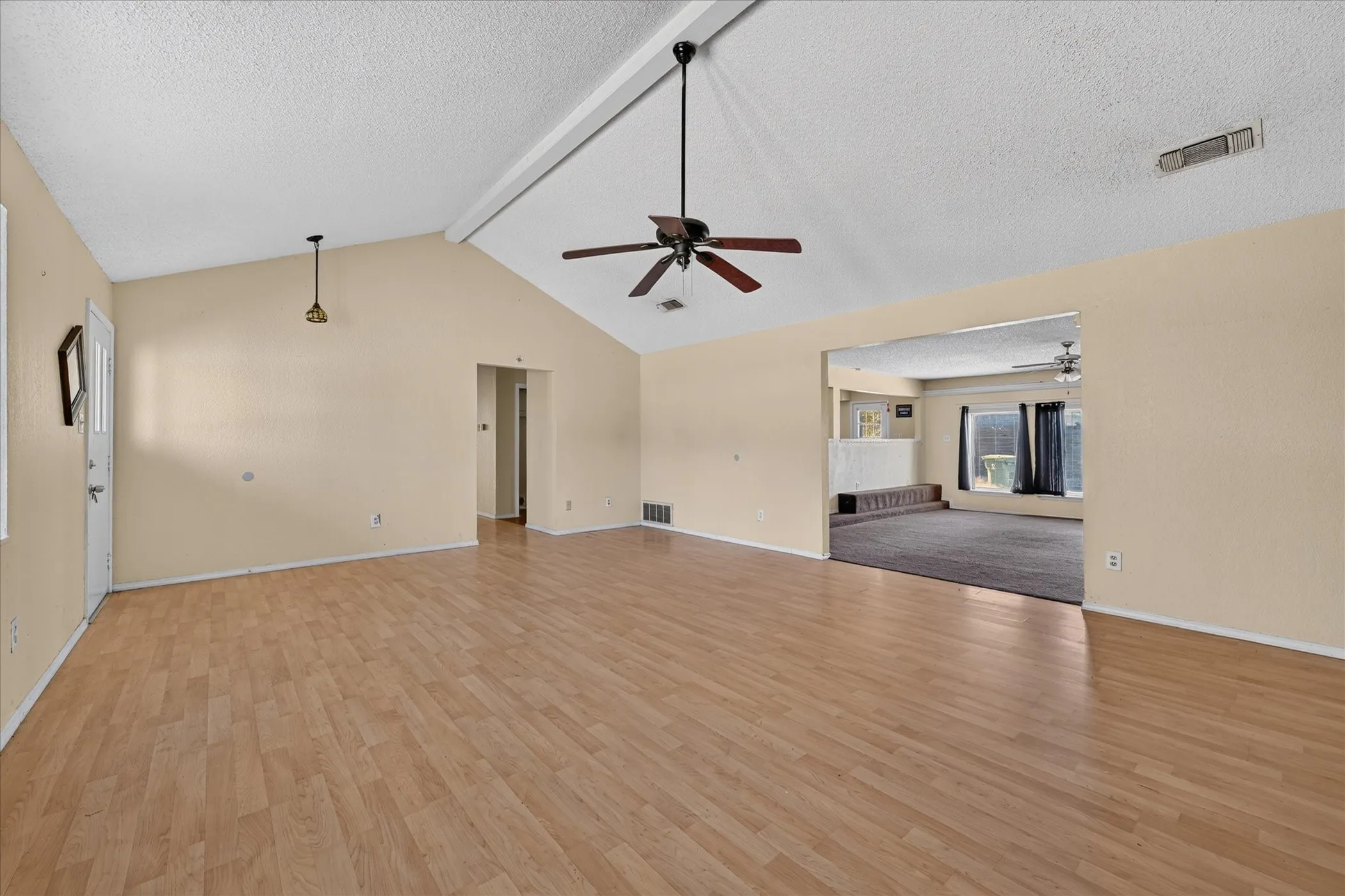 Single Family Residence For Sale in Tarrant County , 6512 High Country Trail, Arlington, Texas 76016, 4 Bedroom, 2 Bathroom, Garage spaces, 2,368 Sqft, built in 1979, mls#21359815, Real Estate Agent in Arlington, Homes For Sale in Tarrant county, Homes For Sale in Arlington, Realtor in Arlington Texas, Real Estate Brokerage Independent Realty Texas, Luminita Cordes Realtor