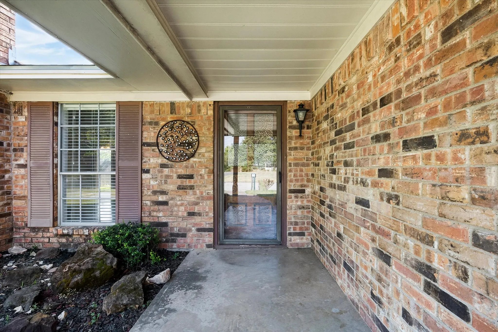 Single Family Residence For Sale in Hunt County , 2925 Melmar Park Street, Commerce, Texas 75428, 3 Bedroom, 2 Bathroom, 2 Garage spaces, 1,725 Sqft, built in 1970, mls#21363421, Real Estate Agent in Commerce, Homes For Sale in Hunt county, Homes For Sale in Commerce, Realtor in Commerce Texas, Real Estate Brokerage Independent Realty Texas, Luminita Cordes Realtor