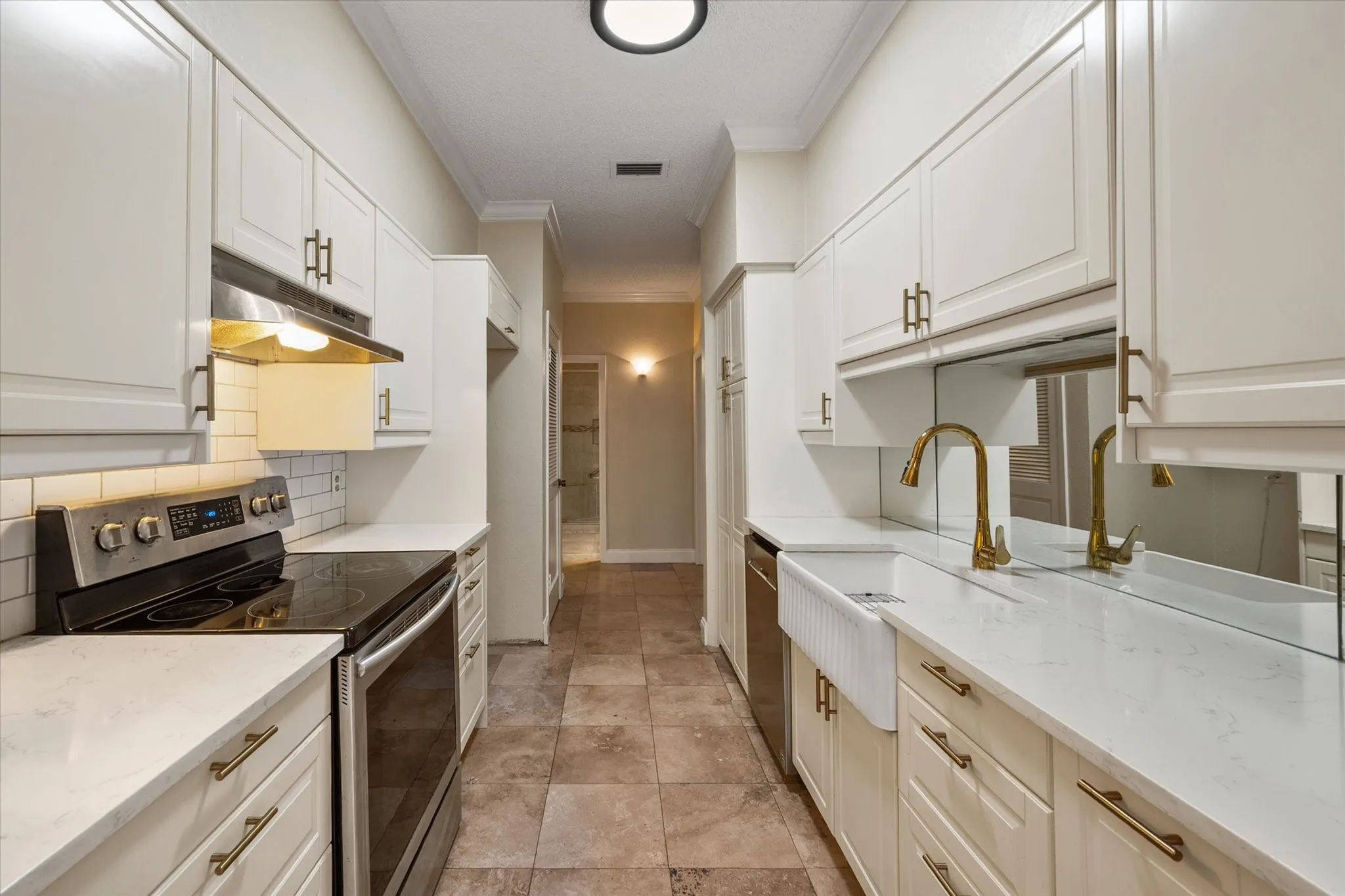 Condominium For Sale in Tarrant County , 1206 Riverchase Lane 149, Arlington, Texas 76011, 2 Bedroom, 2 Bathroom, Garage spaces, 1,085 Sqft, built in 1983, mls#21363385, Real Estate Agent in Arlington, Homes For Sale in Tarrant county, Homes For Sale in Arlington, Realtor in Arlington Texas, Real Estate Brokerage Independent Realty Texas, Luminita Cordes Realtor
