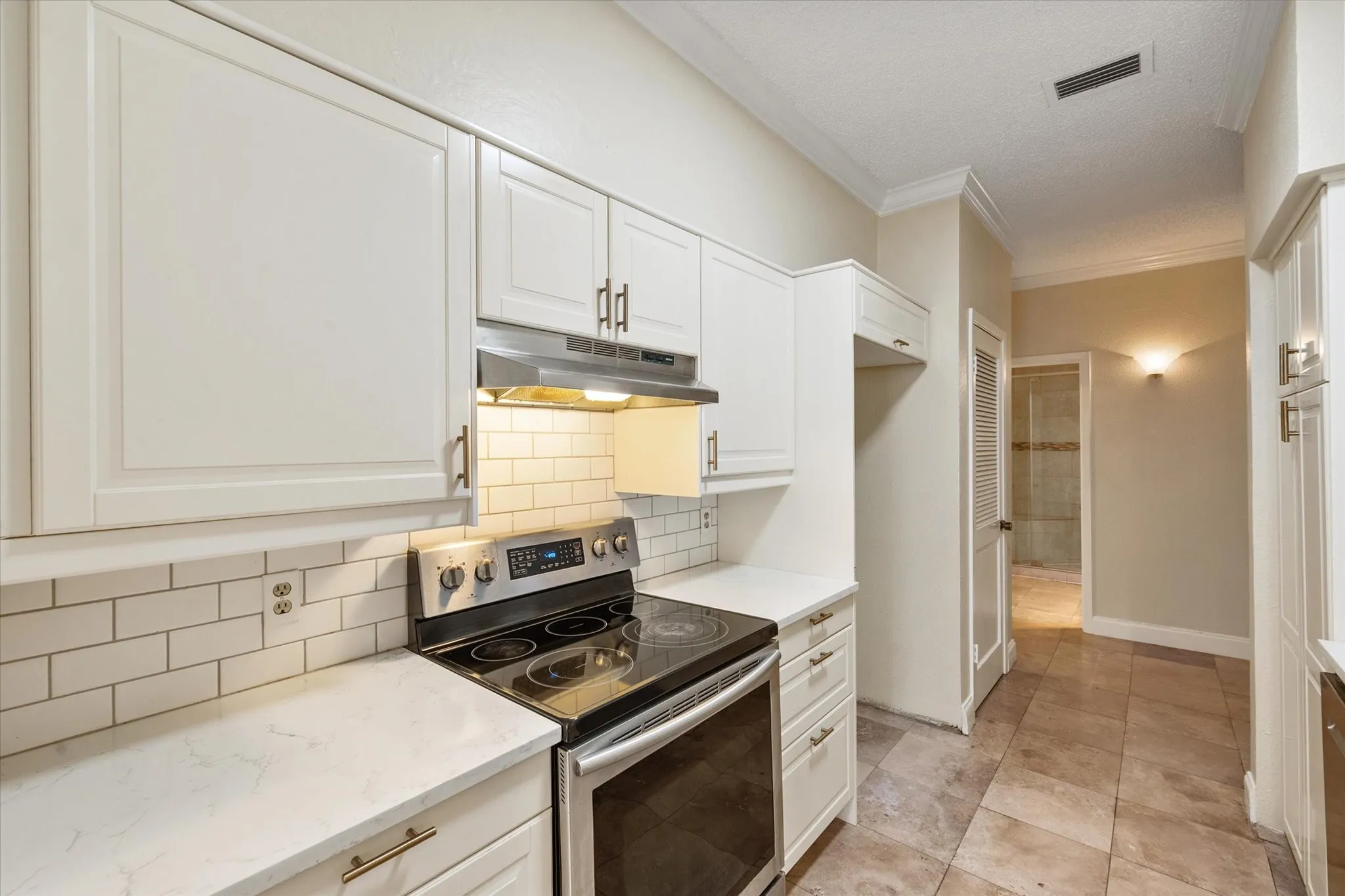 Condominium For Sale in Tarrant County , 1206 Riverchase Lane 149, Arlington, Texas 76011, 2 Bedroom, 2 Bathroom, Garage spaces, 1,085 Sqft, built in 1983, mls#21363385, Real Estate Agent in Arlington, Homes For Sale in Tarrant county, Homes For Sale in Arlington, Realtor in Arlington Texas, Real Estate Brokerage Independent Realty Texas, Luminita Cordes Realtor