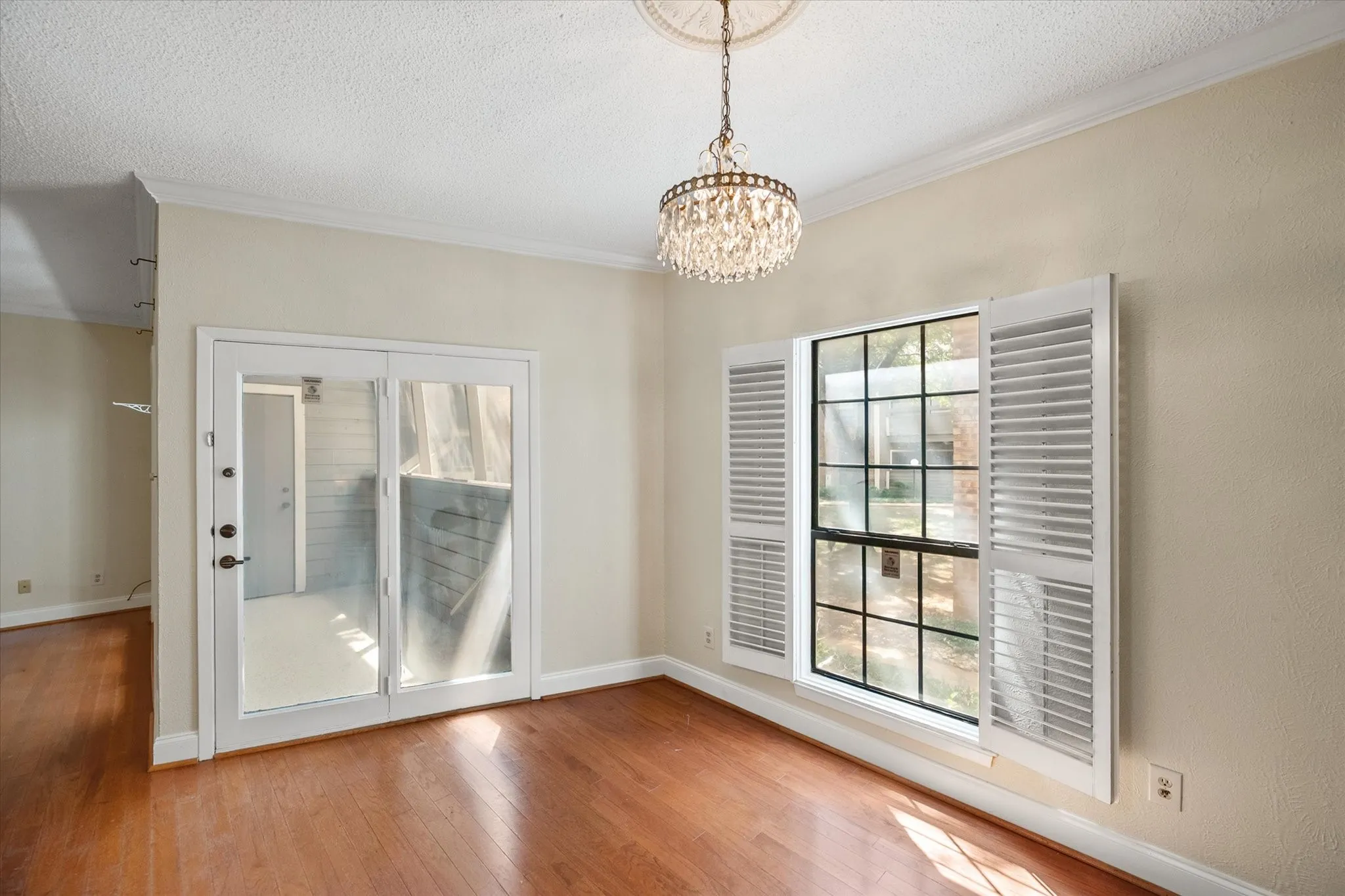 Condominium For Sale in Tarrant County , 1206 Riverchase Lane 149, Arlington, Texas 76011, 2 Bedroom, 2 Bathroom, Garage spaces, 1,085 Sqft, built in 1983, mls#21363385, Real Estate Agent in Arlington, Homes For Sale in Tarrant county, Homes For Sale in Arlington, Realtor in Arlington Texas, Real Estate Brokerage Independent Realty Texas, Luminita Cordes Realtor