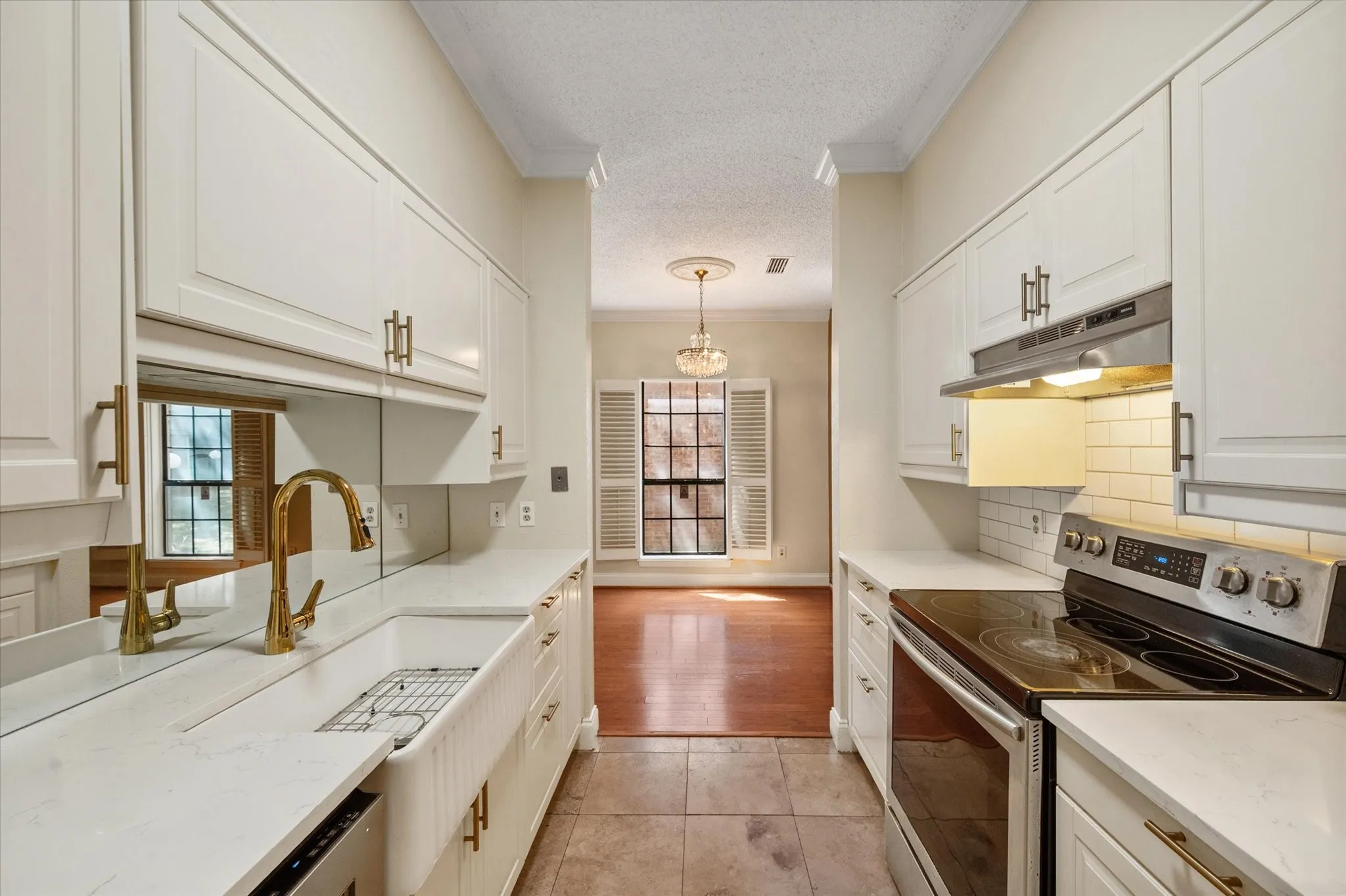 Condominium For Sale in Tarrant County , 1206 Riverchase Lane 149, Arlington, Texas 76011, 2 Bedroom, 2 Bathroom, Garage spaces, 1,085 Sqft, built in 1983, mls#21363385, Real Estate Agent in Arlington, Homes For Sale in Tarrant county, Homes For Sale in Arlington, Realtor in Arlington Texas, Real Estate Brokerage Independent Realty Texas, Luminita Cordes Realtor