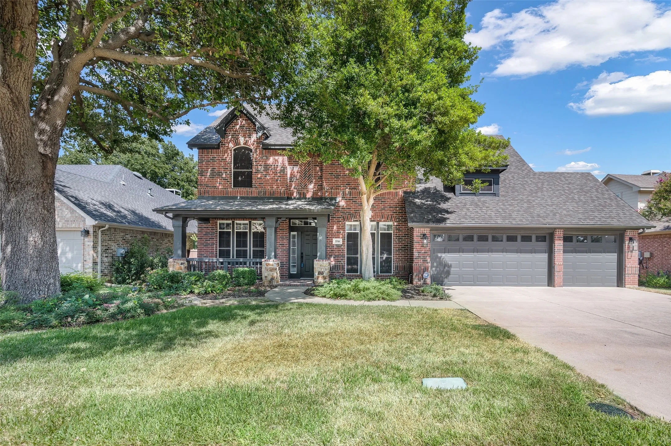 Single Family Residence For Sale in Tarrant County , 2710 Cobblestone Drive, Grapevine, Texas 76051, 4 Bedroom, 4 Bathroom, 3 Garage spaces, 3,070 Sqft, built in 2002, mls#21362538, Real Estate Agent in Grapevine, Homes For Sale in Tarrant county, Homes For Sale in Grapevine, Realtor in Grapevine Texas, Real Estate Brokerage Independent Realty Texas, Luminita Cordes Realtor
