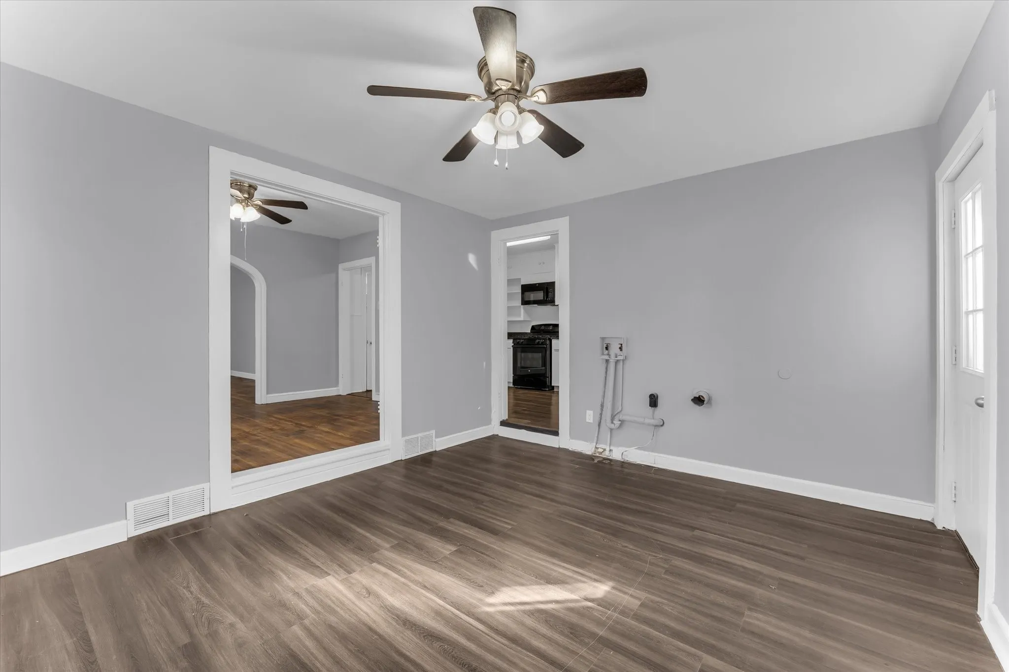 Single Family Residence For Sale in Mc Lennan County , 2701 Fort Avenue, Waco, Texas 76707, 4 Bedroom, 2 Bathroom, Garage spaces, 1,764 Sqft, built in 1938, mls#21358329, Real Estate Agent in Waco, Homes For Sale in Mc Lennan county, Homes For Sale in Waco, Realtor in Waco Texas, Real Estate Brokerage Independent Realty Texas, Luminita Cordes Realtor