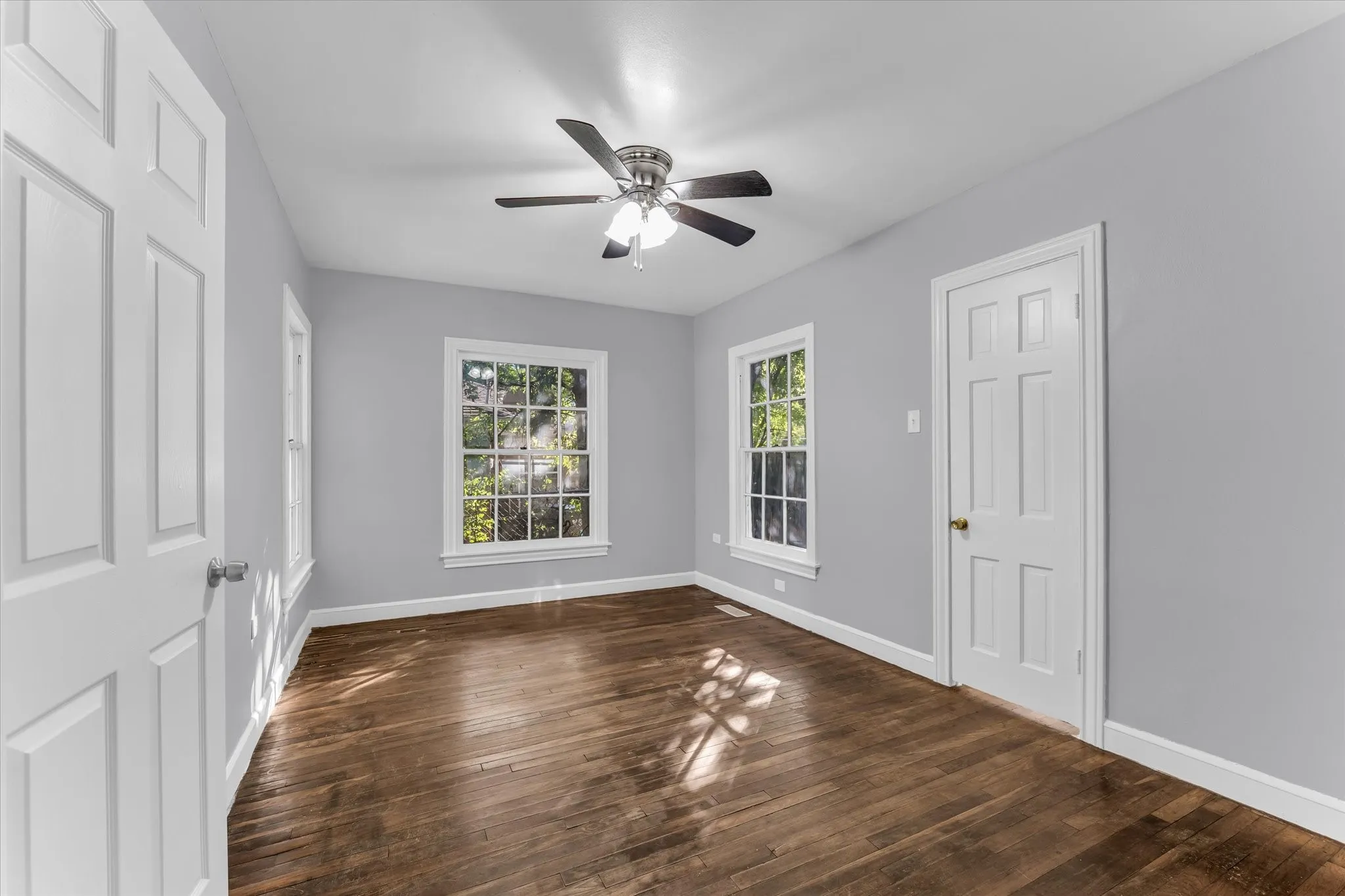 Single Family Residence For Sale in Mc Lennan County , 2701 Fort Avenue, Waco, Texas 76707, 4 Bedroom, 2 Bathroom, Garage spaces, 1,764 Sqft, built in 1938, mls#21358329, Real Estate Agent in Waco, Homes For Sale in Mc Lennan county, Homes For Sale in Waco, Realtor in Waco Texas, Real Estate Brokerage Independent Realty Texas, Luminita Cordes Realtor