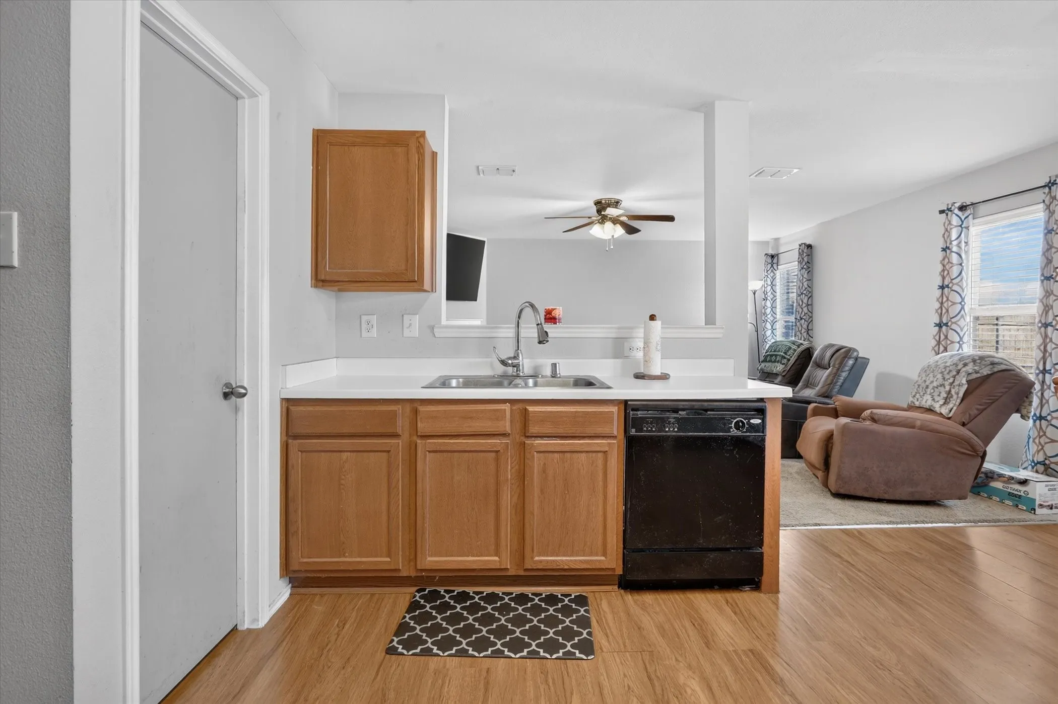 Single Family Residence For Sale in Tarrant County , 5025 River Rock Boulevard, Fort Worth, Texas 76179, 4 Bedroom, 3 Bathroom, 2 Garage spaces, 2,566 Sqft, built in 2007, mls#21363428, Real Estate Agent in Fort Worth, Homes For Sale in Tarrant county, Homes For Sale in Fort Worth, Realtor in Fort Worth Texas, Real Estate Brokerage Independent Realty Texas, Luminita Cordes Realtor