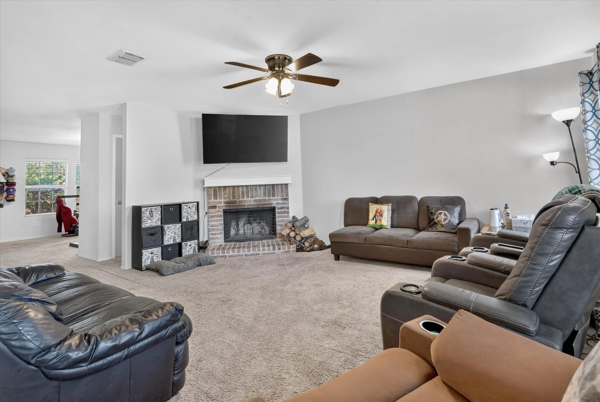 Single Family Residence For Sale in Tarrant County , 5025 River Rock Boulevard, Fort Worth, Texas 76179, 4 Bedroom, 3 Bathroom, 2 Garage spaces, 2,566 Sqft, built in 2007, mls#21363428, Real Estate Agent in Fort Worth, Homes For Sale in Tarrant county, Homes For Sale in Fort Worth, Realtor in Fort Worth Texas, Real Estate Brokerage Independent Realty Texas, Luminita Cordes Realtor
