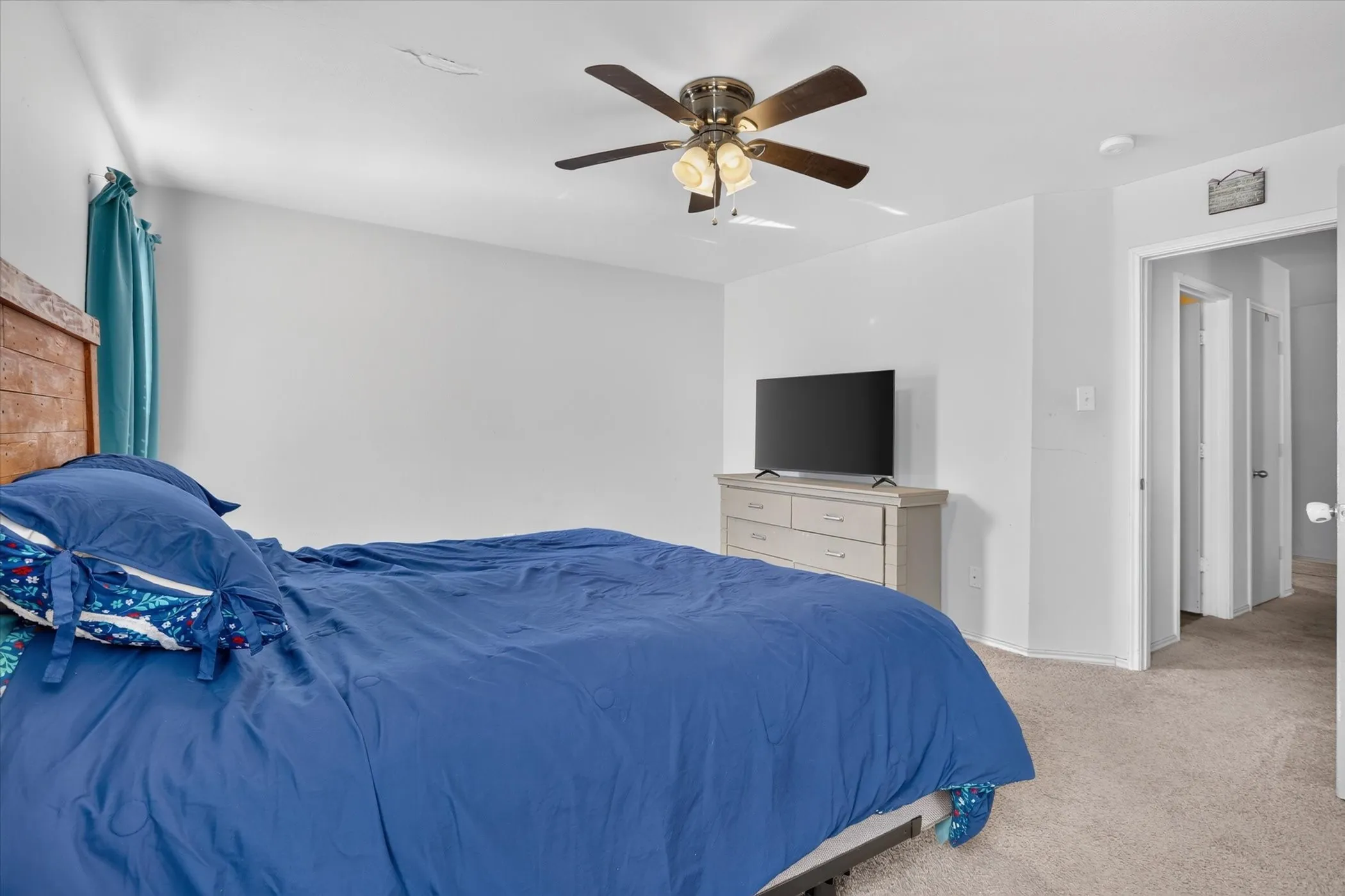 Single Family Residence For Sale in Tarrant County , 5025 River Rock Boulevard, Fort Worth, Texas 76179, 4 Bedroom, 3 Bathroom, 2 Garage spaces, 2,566 Sqft, built in 2007, mls#21363428, Real Estate Agent in Fort Worth, Homes For Sale in Tarrant county, Homes For Sale in Fort Worth, Realtor in Fort Worth Texas, Real Estate Brokerage Independent Realty Texas, Luminita Cordes Realtor