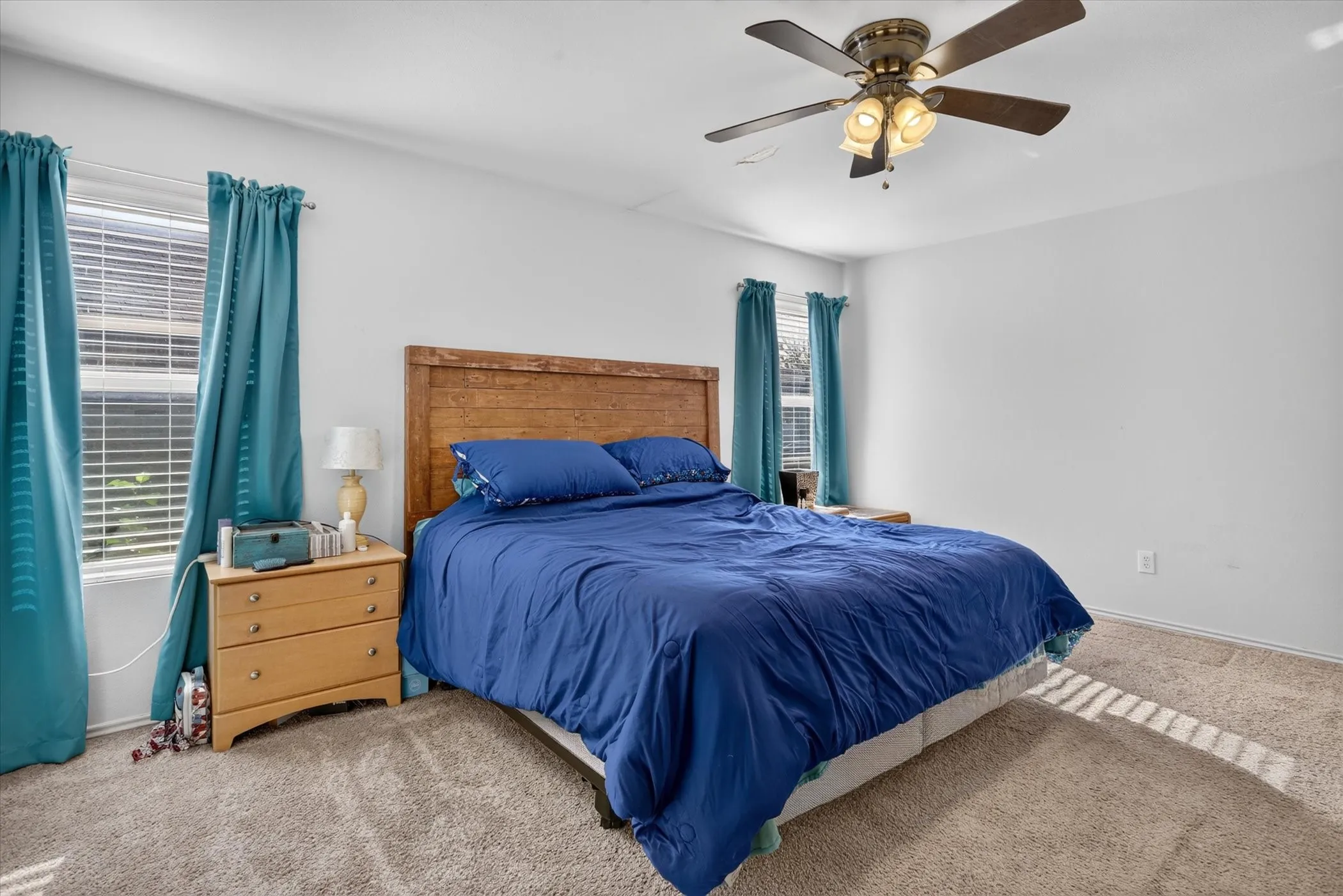 Single Family Residence For Sale in Tarrant County , 5025 River Rock Boulevard, Fort Worth, Texas 76179, 4 Bedroom, 3 Bathroom, 2 Garage spaces, 2,566 Sqft, built in 2007, mls#21363428, Real Estate Agent in Fort Worth, Homes For Sale in Tarrant county, Homes For Sale in Fort Worth, Realtor in Fort Worth Texas, Real Estate Brokerage Independent Realty Texas, Luminita Cordes Realtor