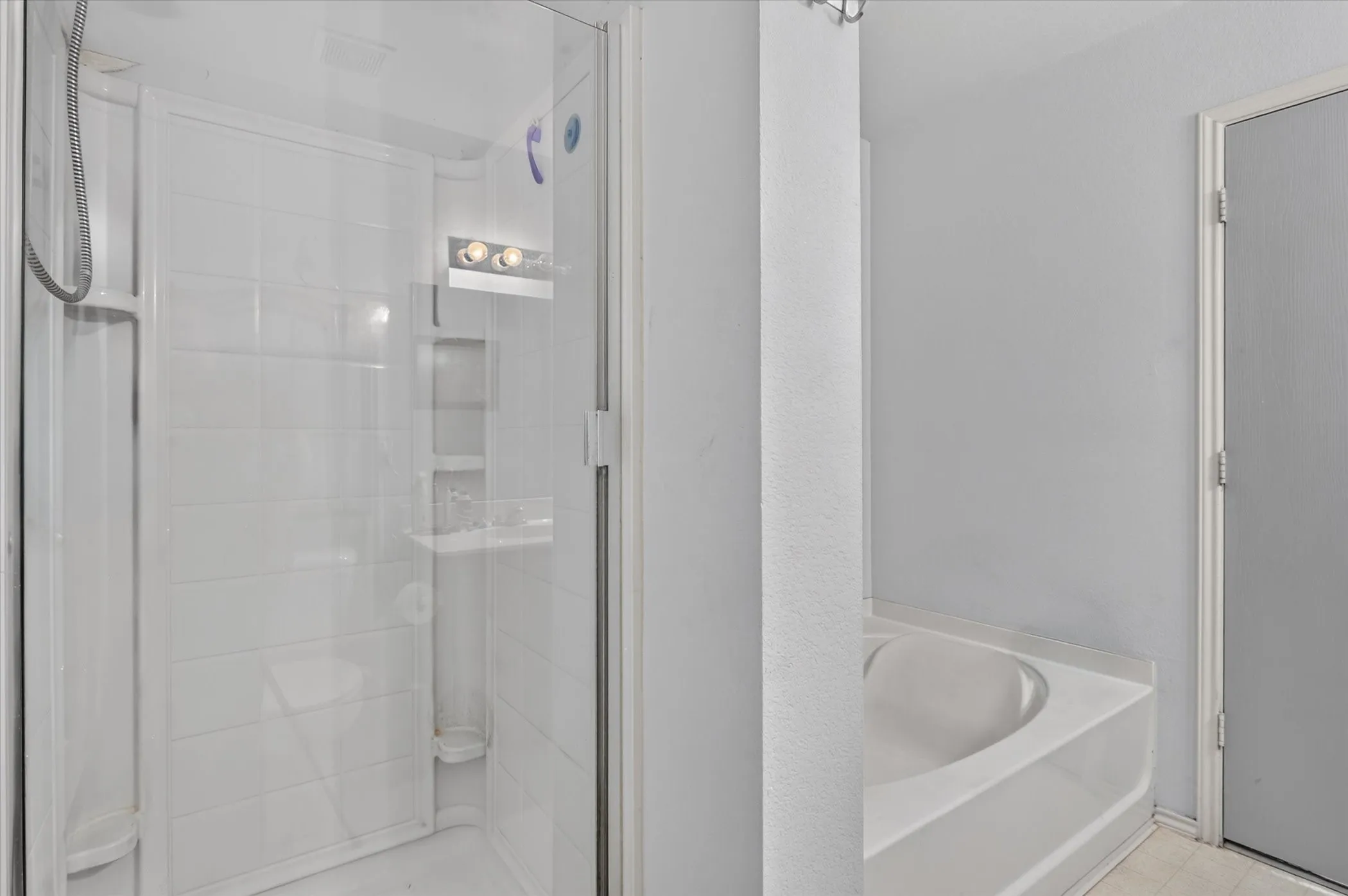 Single Family Residence For Sale in Tarrant County , 5025 River Rock Boulevard, Fort Worth, Texas 76179, 4 Bedroom, 3 Bathroom, 2 Garage spaces, 2,566 Sqft, built in 2007, mls#21363428, Real Estate Agent in Fort Worth, Homes For Sale in Tarrant county, Homes For Sale in Fort Worth, Realtor in Fort Worth Texas, Real Estate Brokerage Independent Realty Texas, Luminita Cordes Realtor