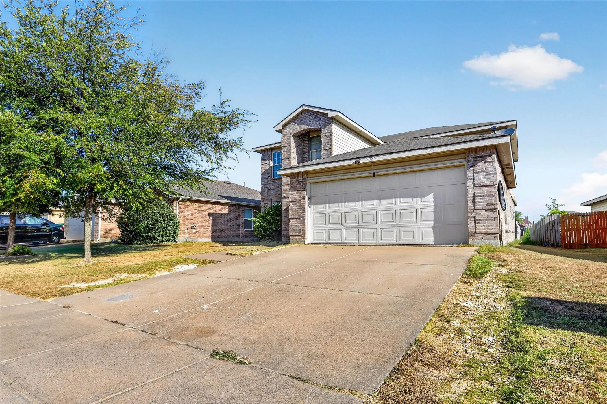 Single Family Residence For Sale in Tarrant County , 5025 River Rock Boulevard, Fort Worth, Texas 76179, 4 Bedroom, 3 Bathroom, 2 Garage spaces, 2,566 Sqft, built in 2007, mls#21363428, Real Estate Agent in Fort Worth, Homes For Sale in Tarrant county, Homes For Sale in Fort Worth, Realtor in Fort Worth Texas, Real Estate Brokerage Independent Realty Texas, Luminita Cordes Realtor