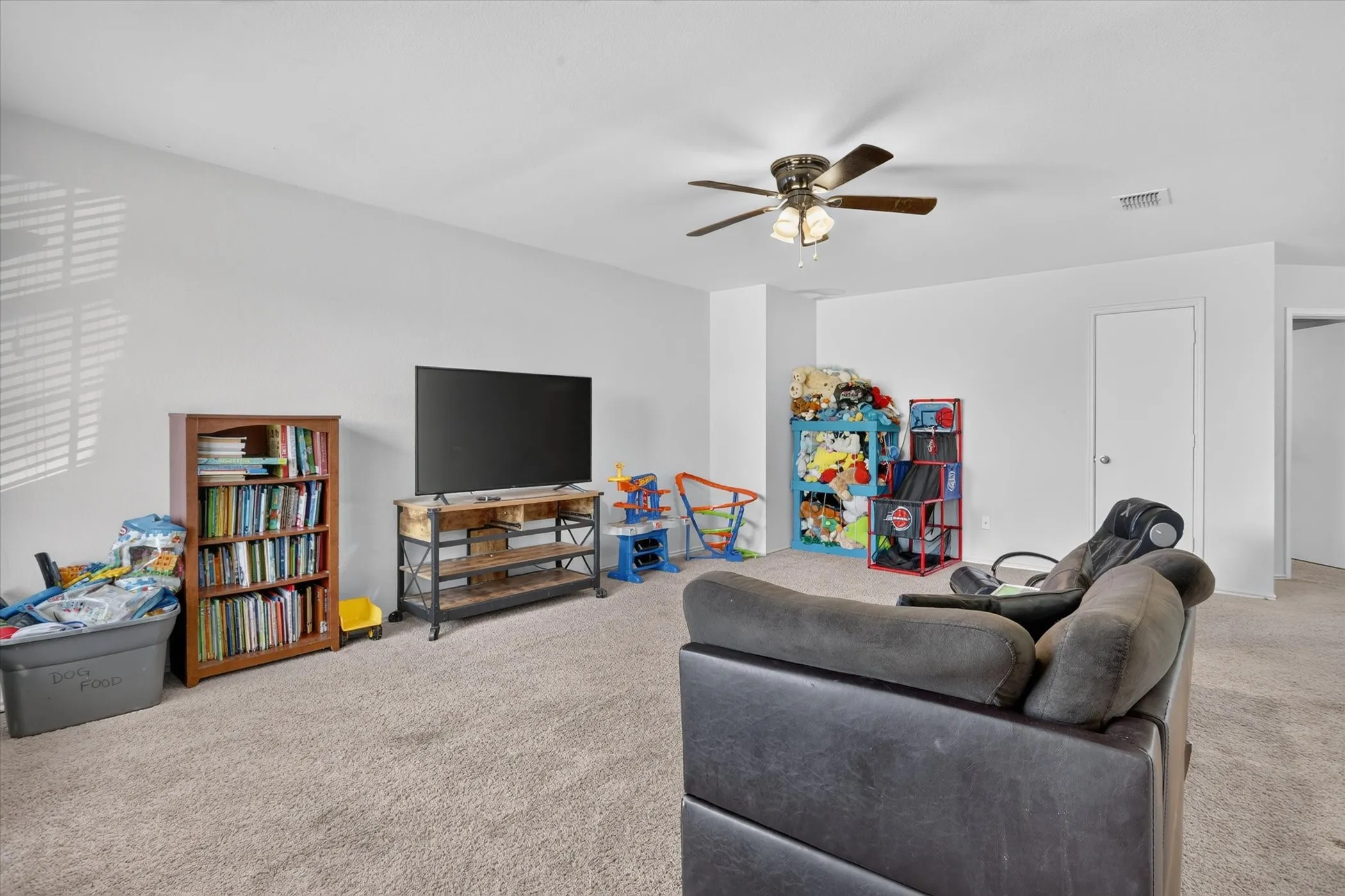 Single Family Residence For Sale in Tarrant County , 5025 River Rock Boulevard, Fort Worth, Texas 76179, 4 Bedroom, 3 Bathroom, 2 Garage spaces, 2,566 Sqft, built in 2007, mls#21363428, Real Estate Agent in Fort Worth, Homes For Sale in Tarrant county, Homes For Sale in Fort Worth, Realtor in Fort Worth Texas, Real Estate Brokerage Independent Realty Texas, Luminita Cordes Realtor