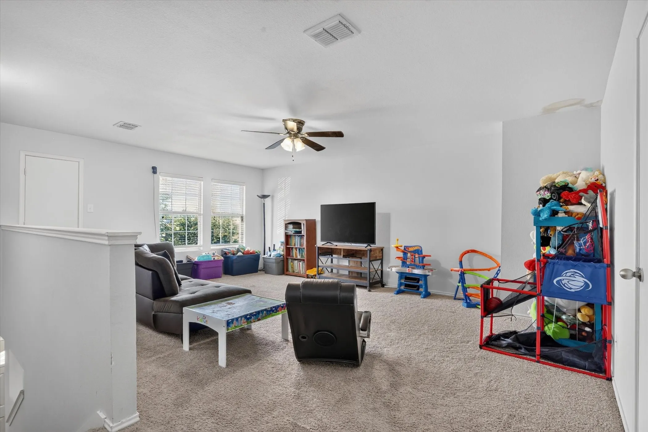 Single Family Residence For Sale in Tarrant County , 5025 River Rock Boulevard, Fort Worth, Texas 76179, 4 Bedroom, 3 Bathroom, 2 Garage spaces, 2,566 Sqft, built in 2007, mls#21363428, Real Estate Agent in Fort Worth, Homes For Sale in Tarrant county, Homes For Sale in Fort Worth, Realtor in Fort Worth Texas, Real Estate Brokerage Independent Realty Texas, Luminita Cordes Realtor
