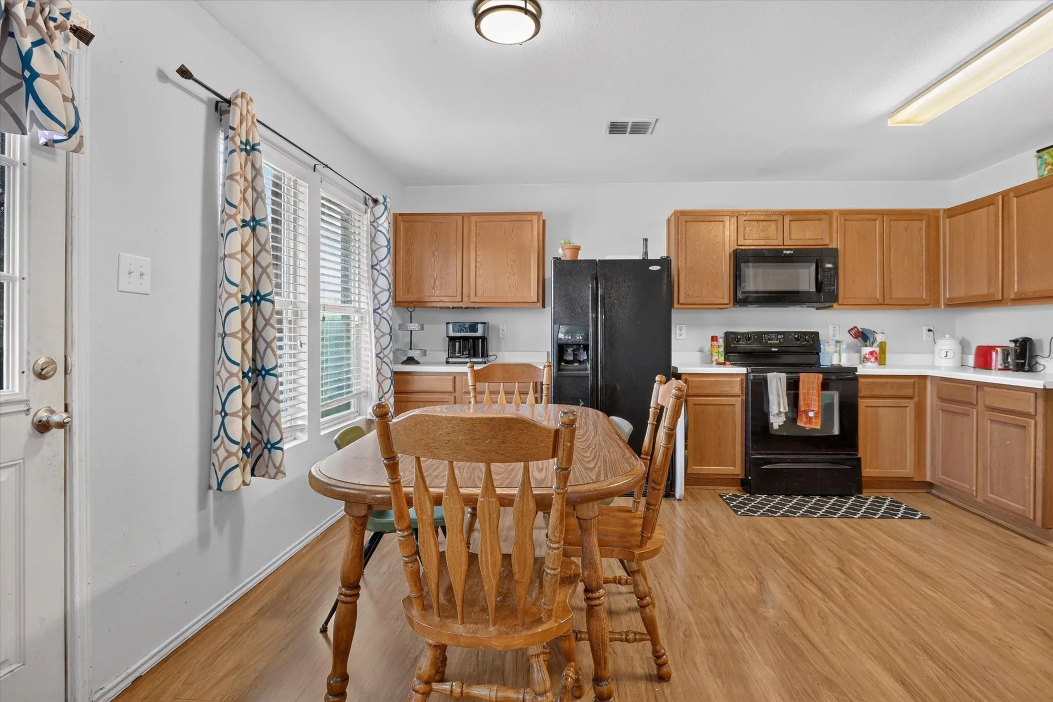 Single Family Residence For Sale in Tarrant County , 5025 River Rock Boulevard, Fort Worth, Texas 76179, 4 Bedroom, 3 Bathroom, 2 Garage spaces, 2,566 Sqft, built in 2007, mls#21363428, Real Estate Agent in Fort Worth, Homes For Sale in Tarrant county, Homes For Sale in Fort Worth, Realtor in Fort Worth Texas, Real Estate Brokerage Independent Realty Texas, Luminita Cordes Realtor