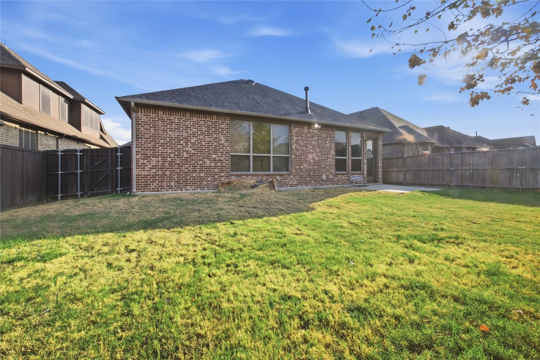 Single Family Residence For Rent in Rockwall County , 607 Deverson Drive, Rockwall, Texas 75087, 3 Bedroom, 2 Bathroom, 2 Garage spaces, 2,006 Sqft, built in 2013, mls#21361195, Real Estate Agent in Rockwall, Homes For Rent in Rockwall county, Homes For Rent in Rockwall, Realtor in Rockwall Texas, Real Estate Brokerage Independent Realty Texas, Luminita Cordes Realtor