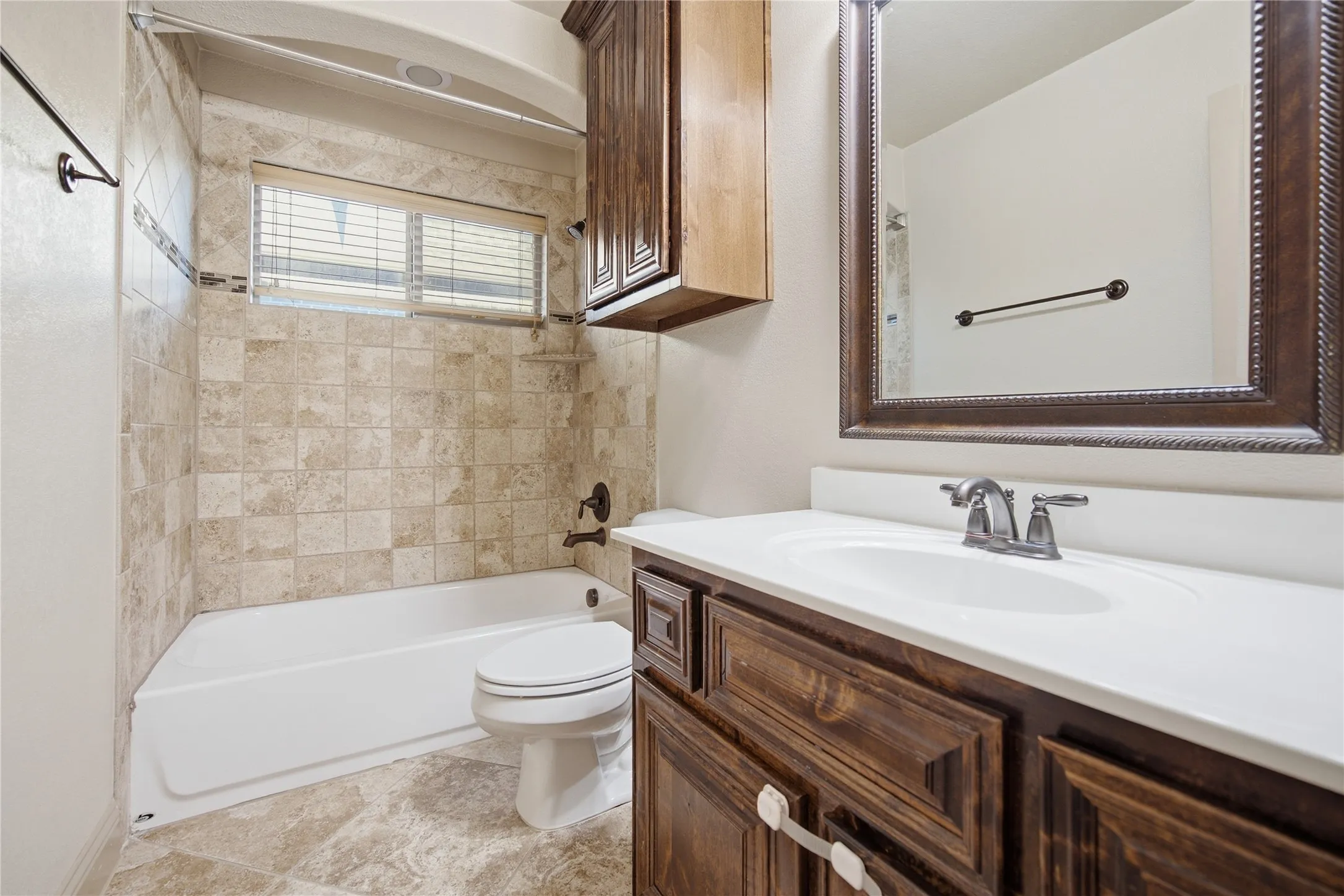 Single Family Residence For Rent in Rockwall County , 607 Deverson Drive, Rockwall, Texas 75087, 3 Bedroom, 2 Bathroom, 2 Garage spaces, 2,006 Sqft, built in 2013, mls#21361195, Real Estate Agent in Rockwall, Homes For Rent in Rockwall county, Homes For Rent in Rockwall, Realtor in Rockwall Texas, Real Estate Brokerage Independent Realty Texas, Luminita Cordes Realtor