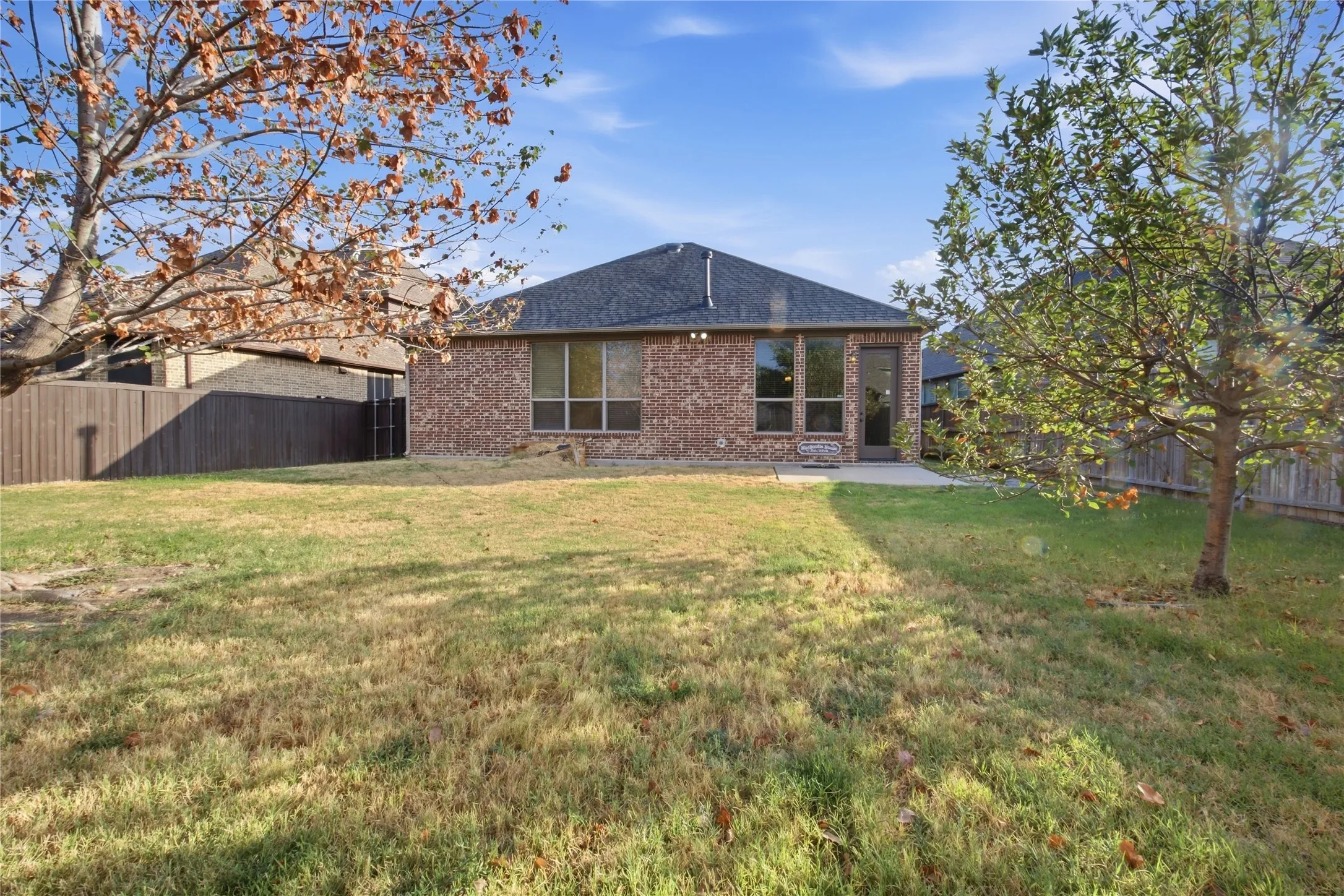 Single Family Residence For Rent in Rockwall County , 607 Deverson Drive, Rockwall, Texas 75087, 3 Bedroom, 2 Bathroom, 2 Garage spaces, 2,006 Sqft, built in 2013, mls#21361195, Real Estate Agent in Rockwall, Homes For Rent in Rockwall county, Homes For Rent in Rockwall, Realtor in Rockwall Texas, Real Estate Brokerage Independent Realty Texas, Luminita Cordes Realtor