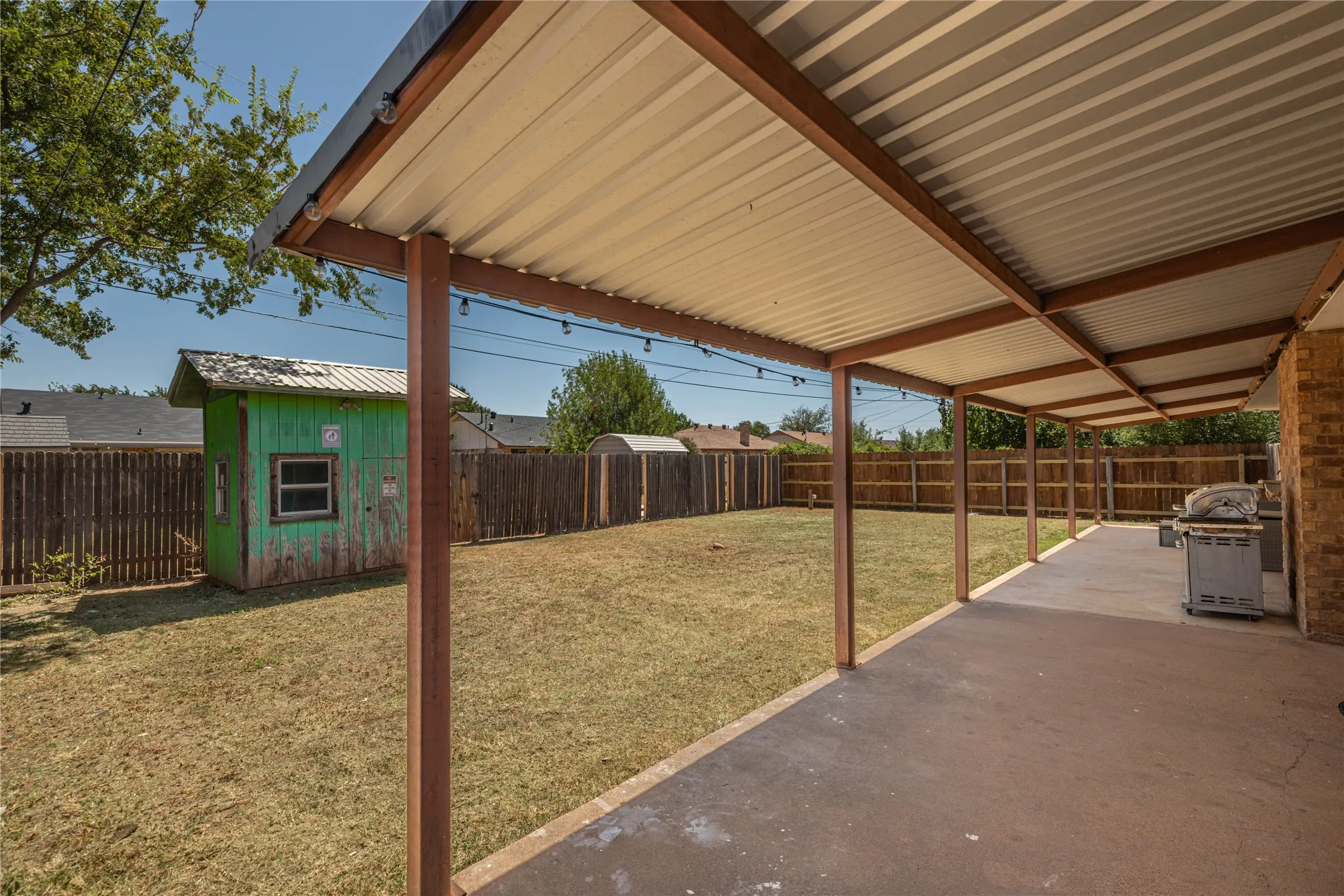 Single Family Residence For Rent in Taylor County , 2317 Kerry Lane, Abilene, Texas 79606, 4 Bedroom, 2 Bathroom, 1 Garage spaces, 1,973 Sqft, built in 1980, mls#21363429, Real Estate Agent in Abilene, Homes For Rent in Taylor county, Homes For Rent in Abilene, Realtor in Abilene Texas, Real Estate Brokerage Independent Realty Texas, Luminita Cordes Realtor