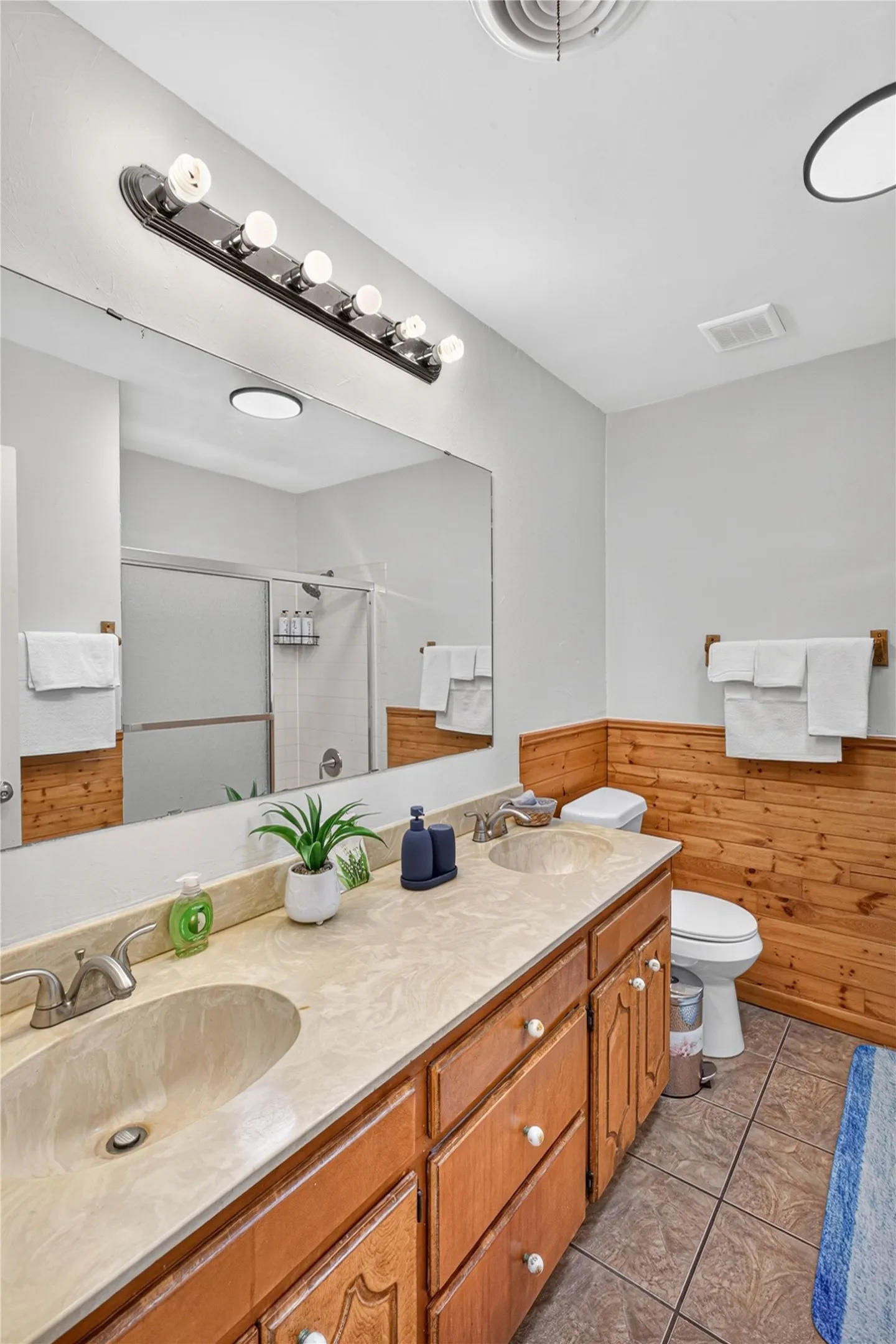 Single Family Residence For Rent in Taylor County , 2317 Kerry Lane, Abilene, Texas 79606, 4 Bedroom, 2 Bathroom, 1 Garage spaces, 1,973 Sqft, built in 1980, mls#21363429, Real Estate Agent in Abilene, Homes For Rent in Taylor county, Homes For Rent in Abilene, Realtor in Abilene Texas, Real Estate Brokerage Independent Realty Texas, Luminita Cordes Realtor