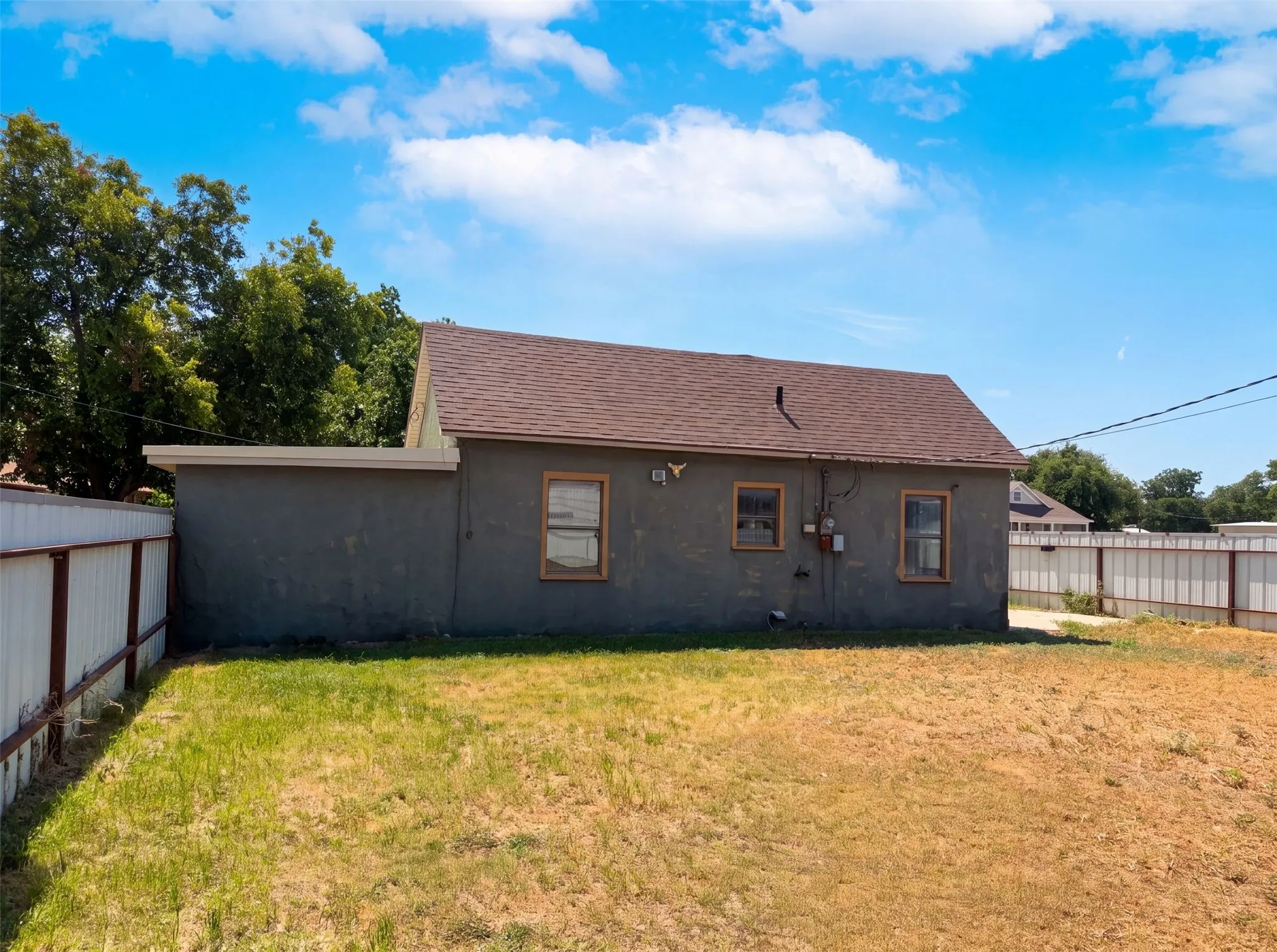 Single Family Residence For Sale in Baylor County , 606 N Cedar Street, Seymour, Texas 76380, 3 Bedroom, 1 Bathroom, Garage spaces, 1,239 Sqft, built in 1948, mls#21363118, Real Estate Agent in Seymour, Homes For Sale in Baylor county, Homes For Sale in Seymour, Realtor in Seymour Texas, Real Estate Brokerage Independent Realty Texas, Luminita Cordes Realtor