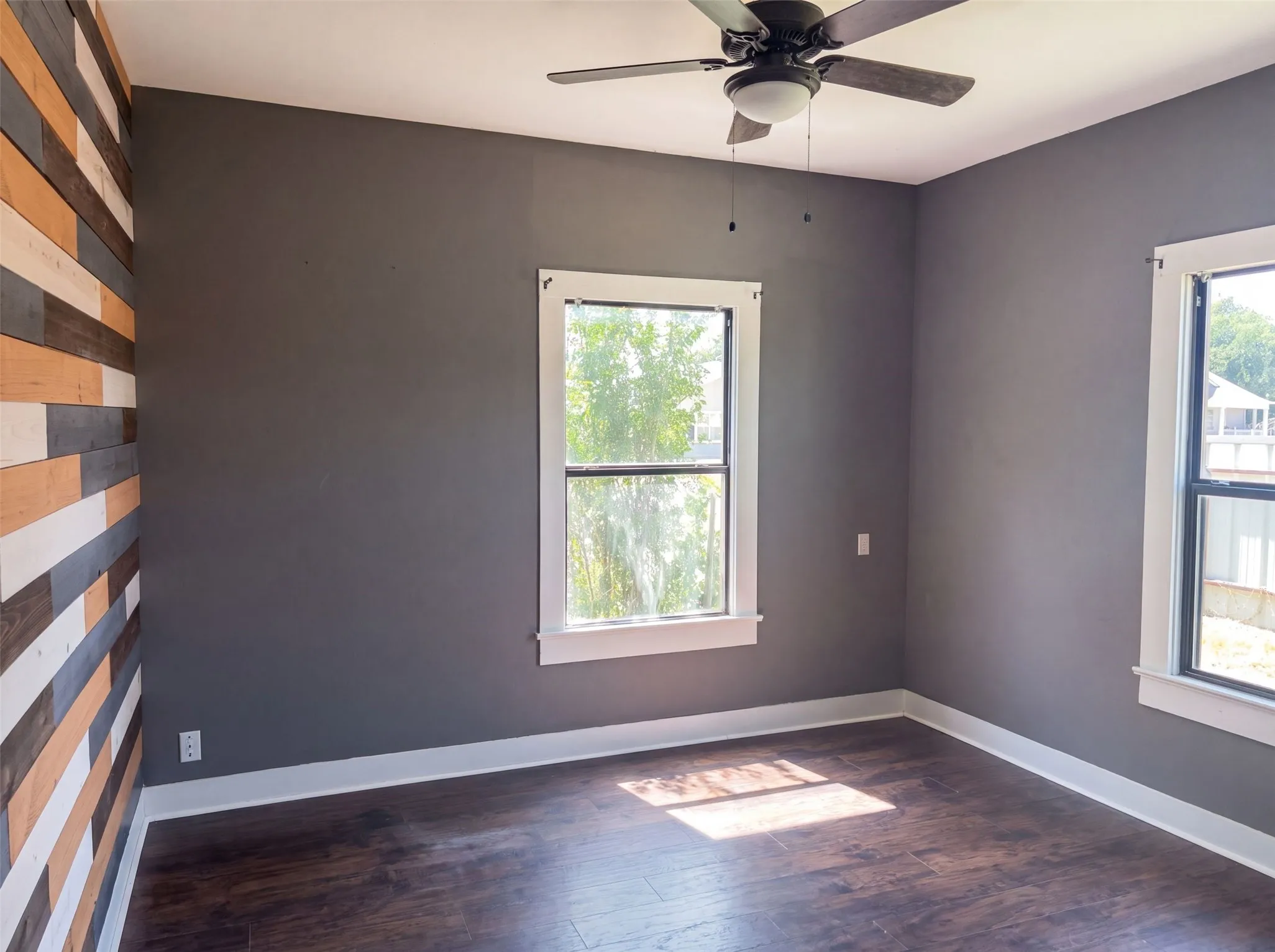 Single Family Residence For Sale in Baylor County , 606 N Cedar Street, Seymour, Texas 76380, 3 Bedroom, 1 Bathroom, Garage spaces, 1,239 Sqft, built in 1948, mls#21363118, Real Estate Agent in Seymour, Homes For Sale in Baylor county, Homes For Sale in Seymour, Realtor in Seymour Texas, Real Estate Brokerage Independent Realty Texas, Luminita Cordes Realtor