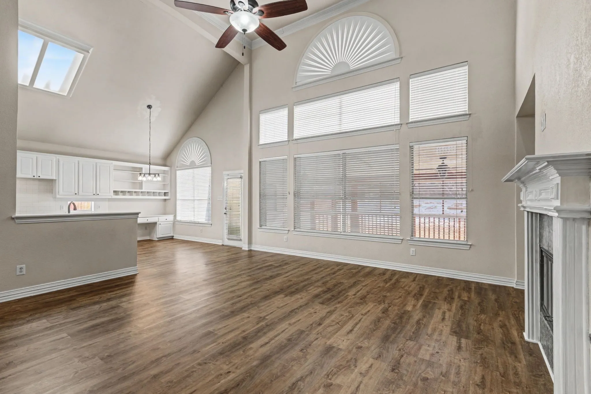 Single Family Residence For Sale in Dallas County , 1610 Lakeland Park Drive, Garland, Texas 75043, 4 Bedroom, 5 Bathroom, 2 Garage spaces, 3,290 Sqft, built in 1999, mls#21363440, Real Estate Agent in Garland, Homes For Sale in Dallas county, Homes For Sale in Garland, Realtor in Garland Texas, Real Estate Brokerage Independent Realty Texas, Luminita Cordes Realtor