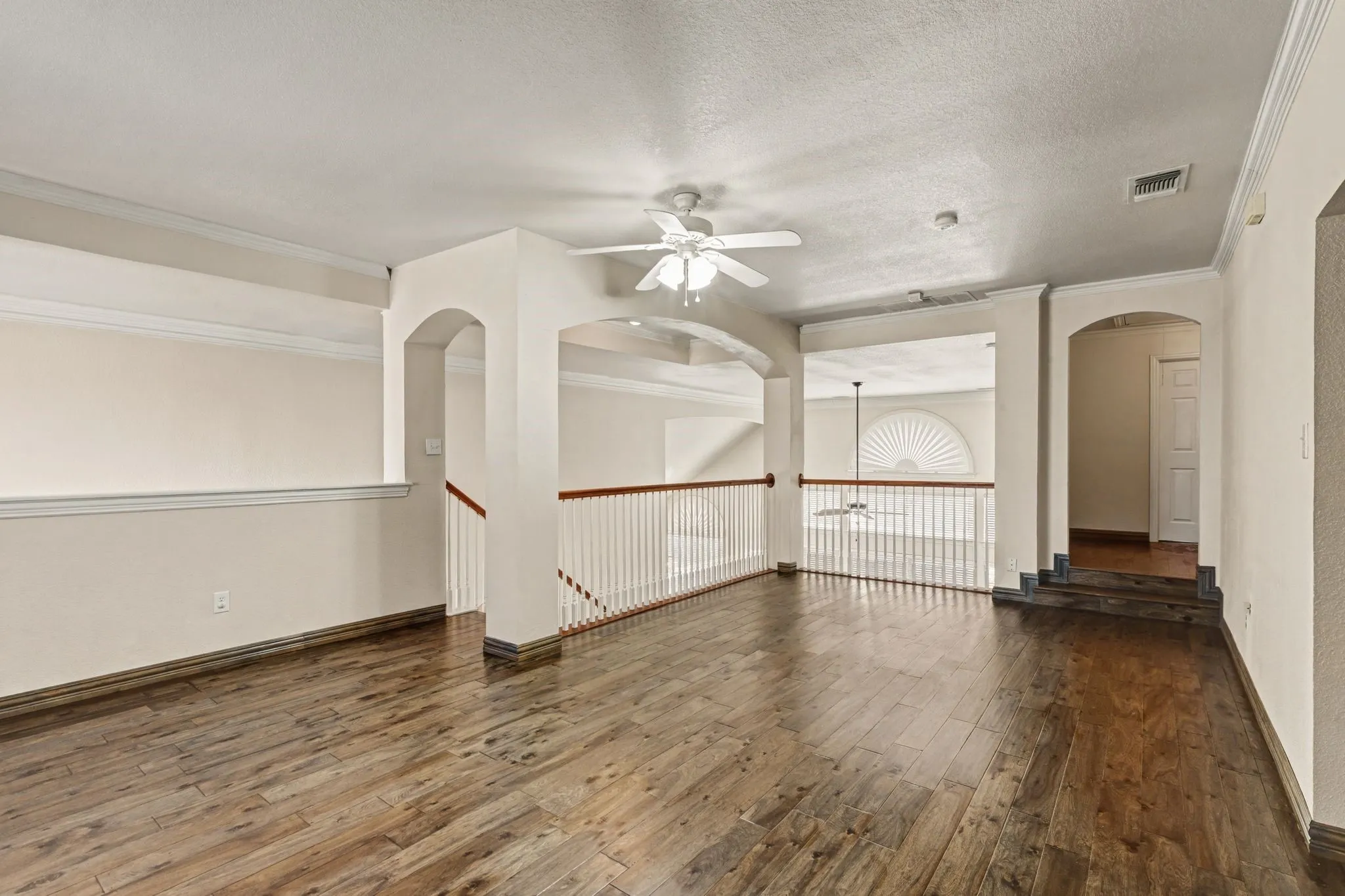 Single Family Residence For Sale in Dallas County , 1610 Lakeland Park Drive, Garland, Texas 75043, 4 Bedroom, 5 Bathroom, 2 Garage spaces, 3,290 Sqft, built in 1999, mls#21363440, Real Estate Agent in Garland, Homes For Sale in Dallas county, Homes For Sale in Garland, Realtor in Garland Texas, Real Estate Brokerage Independent Realty Texas, Luminita Cordes Realtor