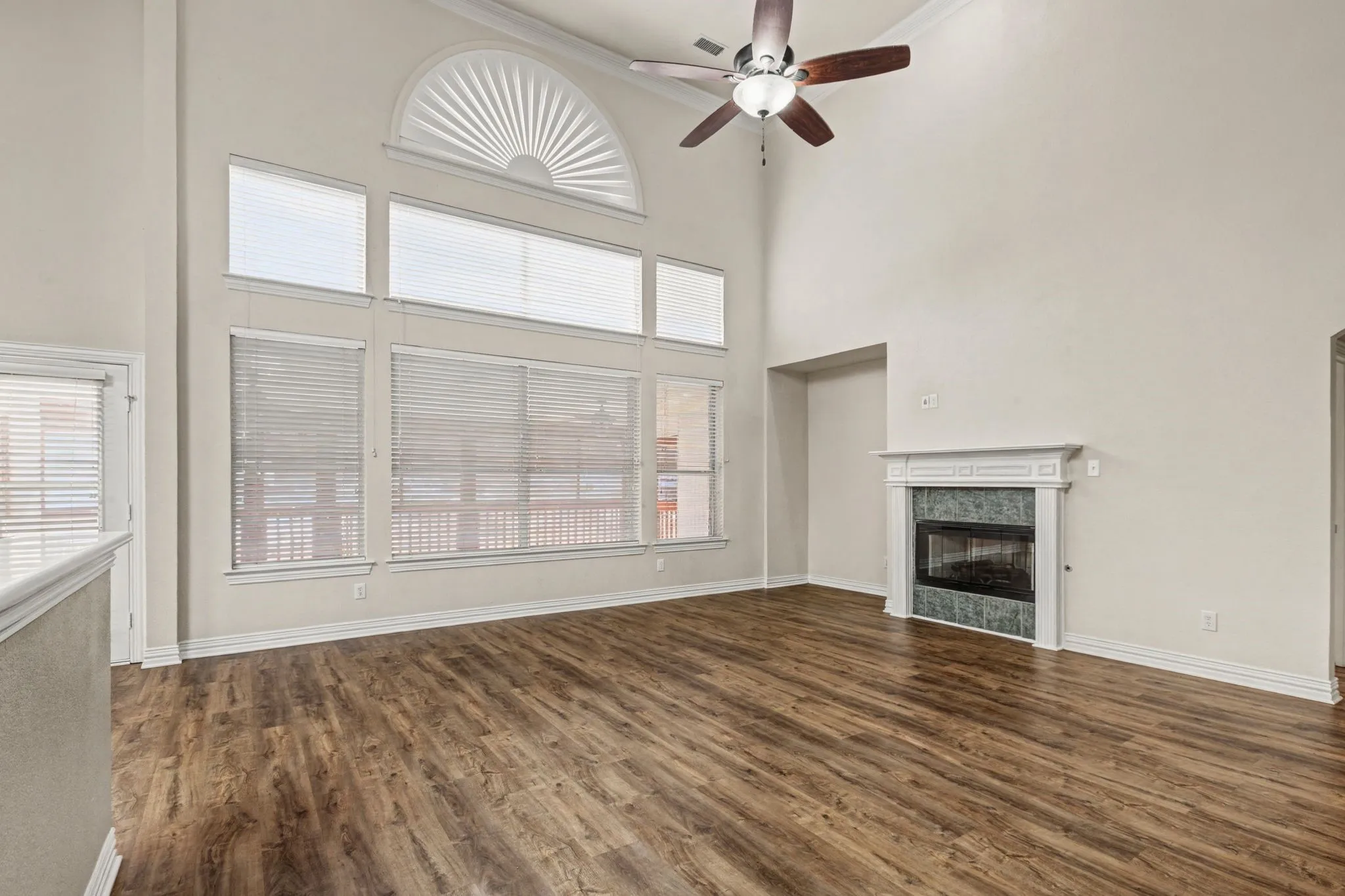 Single Family Residence For Sale in Dallas County , 1610 Lakeland Park Drive, Garland, Texas 75043, 4 Bedroom, 5 Bathroom, 2 Garage spaces, 3,290 Sqft, built in 1999, mls#21363440, Real Estate Agent in Garland, Homes For Sale in Dallas county, Homes For Sale in Garland, Realtor in Garland Texas, Real Estate Brokerage Independent Realty Texas, Luminita Cordes Realtor