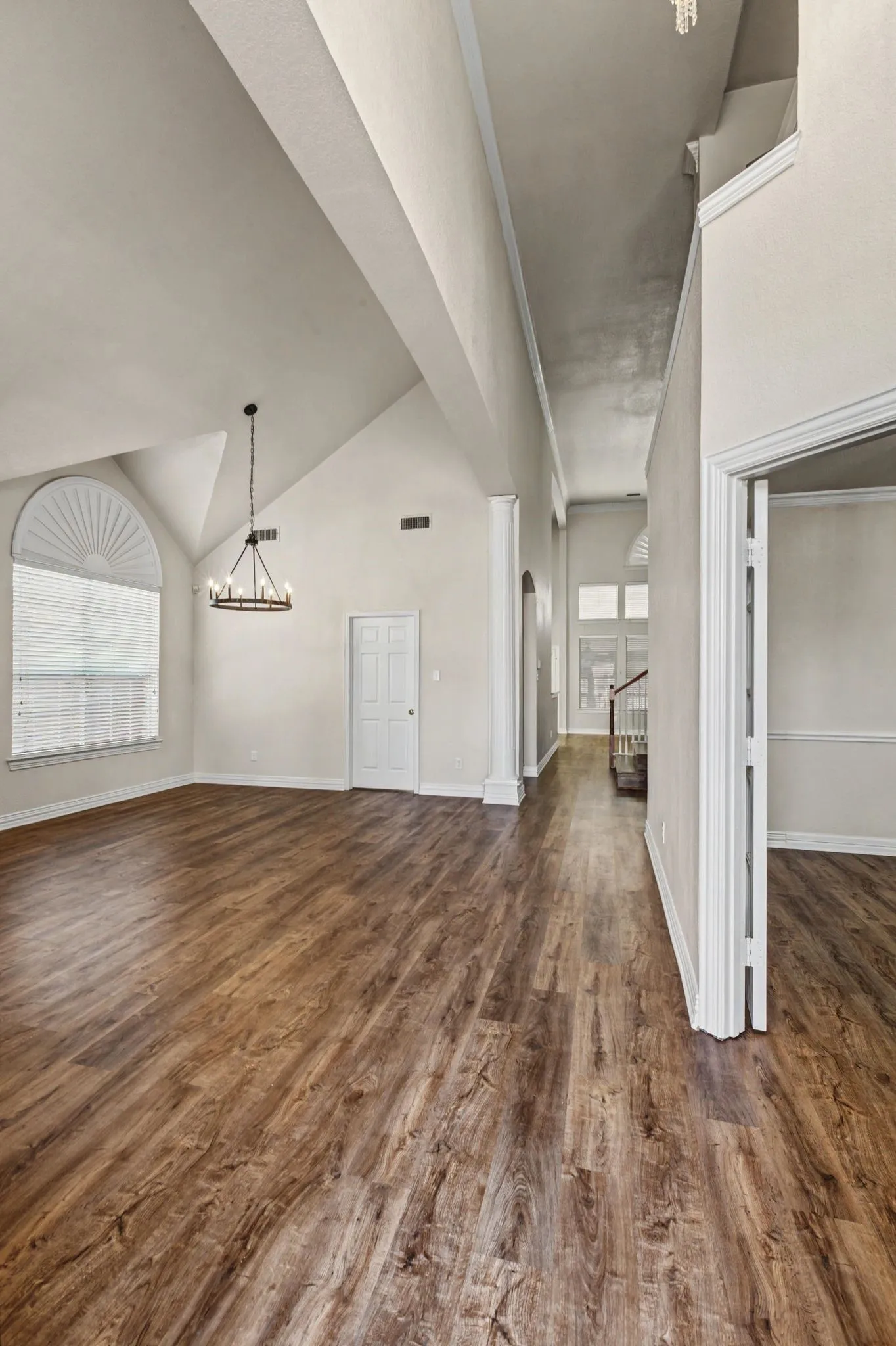 Single Family Residence For Sale in Dallas County , 1610 Lakeland Park Drive, Garland, Texas 75043, 4 Bedroom, 5 Bathroom, 2 Garage spaces, 3,290 Sqft, built in 1999, mls#21363440, Real Estate Agent in Garland, Homes For Sale in Dallas county, Homes For Sale in Garland, Realtor in Garland Texas, Real Estate Brokerage Independent Realty Texas, Luminita Cordes Realtor