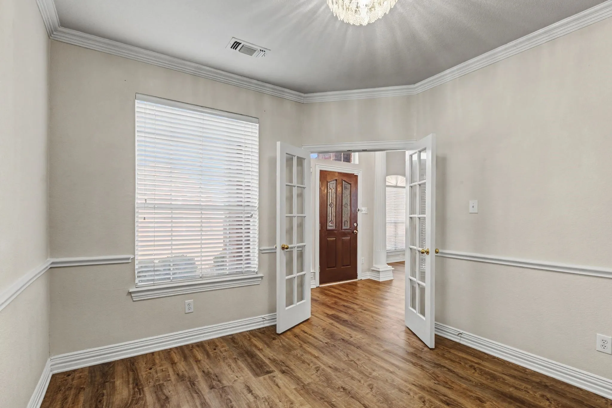 Single Family Residence For Sale in Dallas County , 1610 Lakeland Park Drive, Garland, Texas 75043, 4 Bedroom, 5 Bathroom, 2 Garage spaces, 3,290 Sqft, built in 1999, mls#21363440, Real Estate Agent in Garland, Homes For Sale in Dallas county, Homes For Sale in Garland, Realtor in Garland Texas, Real Estate Brokerage Independent Realty Texas, Luminita Cordes Realtor