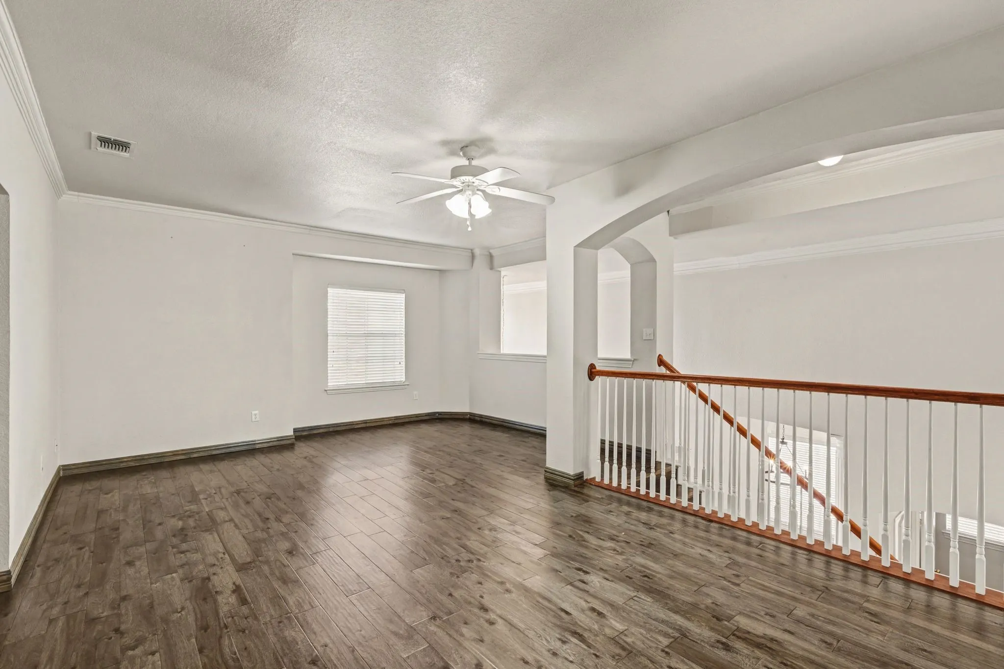 Single Family Residence For Sale in Dallas County , 1610 Lakeland Park Drive, Garland, Texas 75043, 4 Bedroom, 5 Bathroom, 2 Garage spaces, 3,290 Sqft, built in 1999, mls#21363440, Real Estate Agent in Garland, Homes For Sale in Dallas county, Homes For Sale in Garland, Realtor in Garland Texas, Real Estate Brokerage Independent Realty Texas, Luminita Cordes Realtor