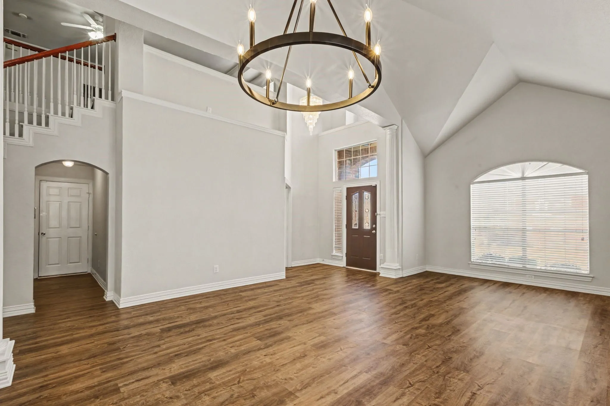 Single Family Residence For Sale in Dallas County , 1610 Lakeland Park Drive, Garland, Texas 75043, 4 Bedroom, 5 Bathroom, 2 Garage spaces, 3,290 Sqft, built in 1999, mls#21363440, Real Estate Agent in Garland, Homes For Sale in Dallas county, Homes For Sale in Garland, Realtor in Garland Texas, Real Estate Brokerage Independent Realty Texas, Luminita Cordes Realtor